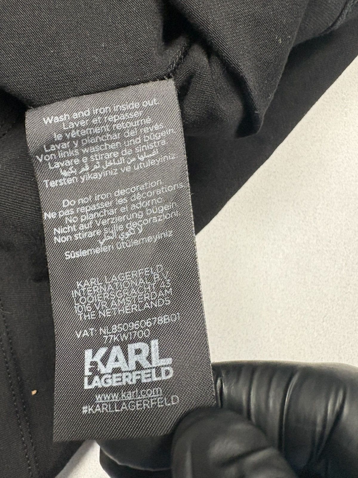 Karl Lagerfeld Karl Lagerfeld Graphic Cat Tee Black Made in Portugal Y2K Size S / US 4 / IT 40 - 14 Thumbnail