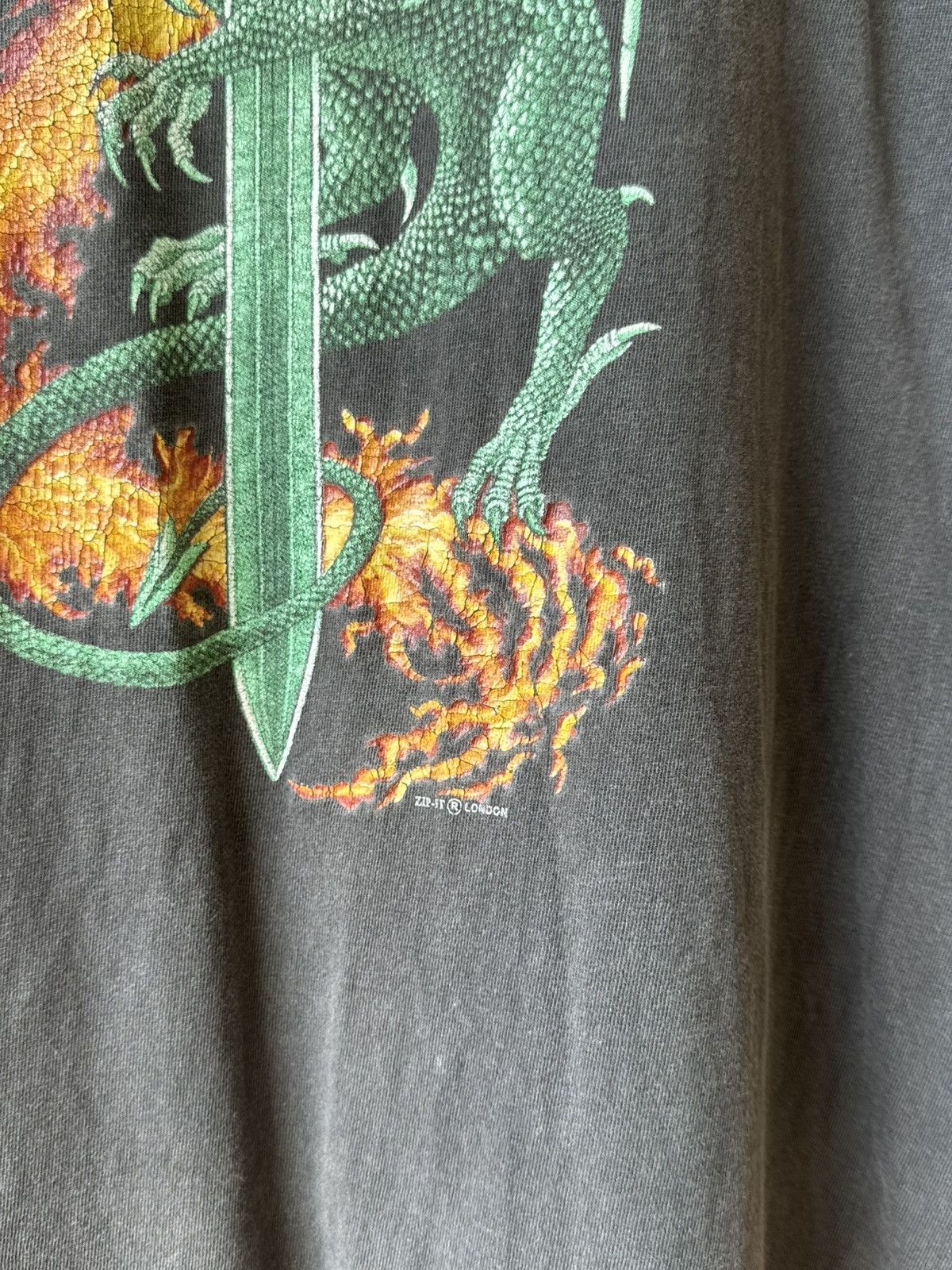 Vintage Vintage Y2K Tribal Fire Dragon T-shirt Size US L / EU 52-54 / 3 - 3 Thumbnail