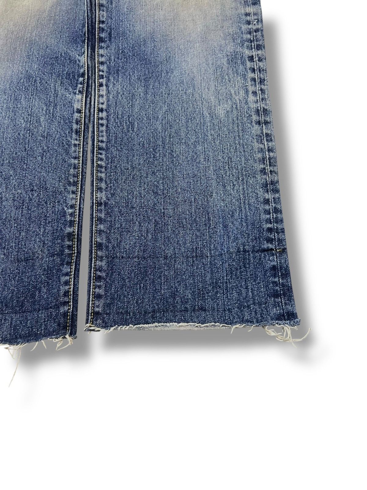Uniqlo Vintage Uniqlo Japan - Faded, Distressed Denim Size US 31 - 7 Thumbnail