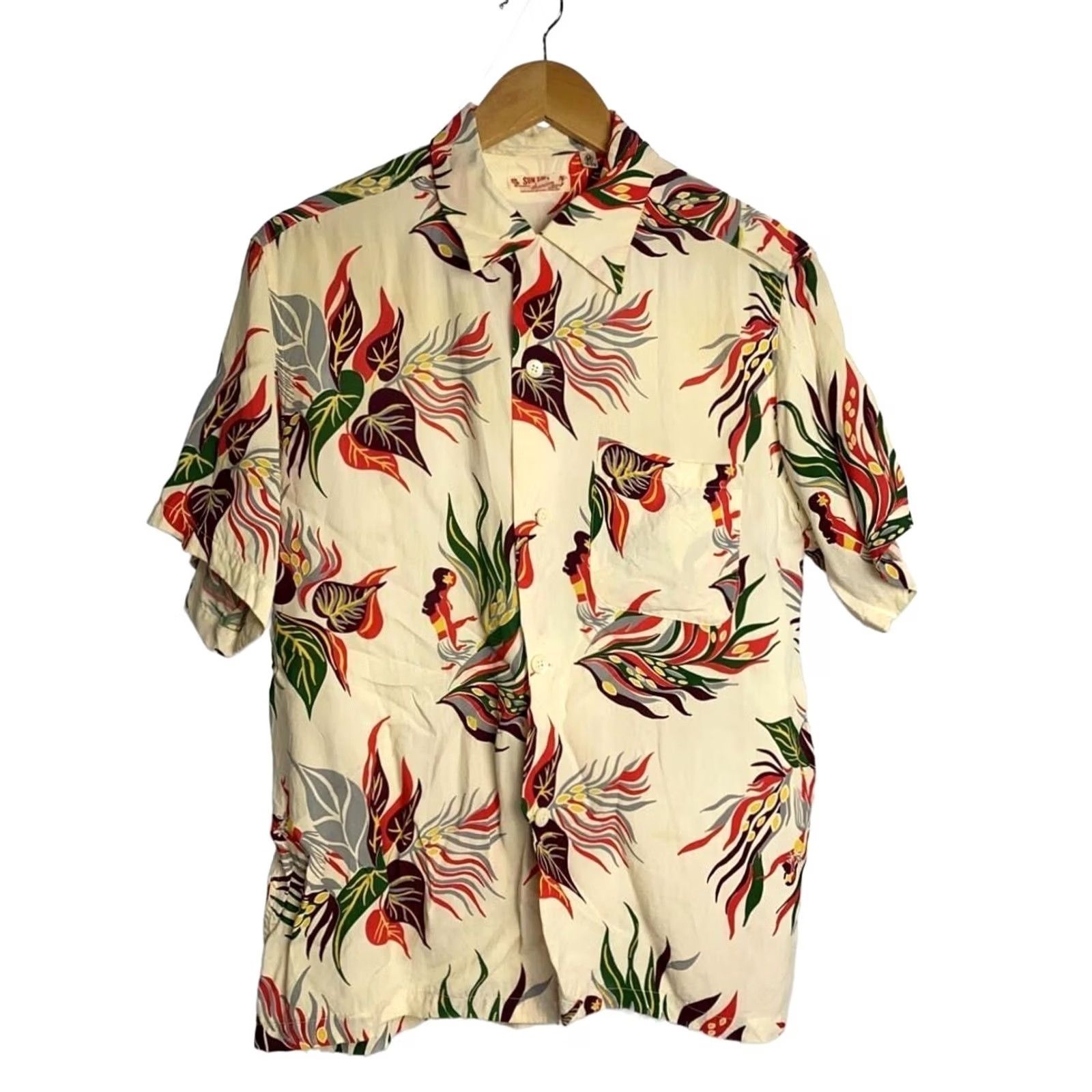 Sun Surf SUN SURF Shirt Men's Aloha Size M Rayon Cream All-over Print Hula Girl USED Floral Short Sleeve Button-Up Japan Summer, Spring Casual Travel Mens Size US M / EU 48-50 / 2 - 2 Thumbnail