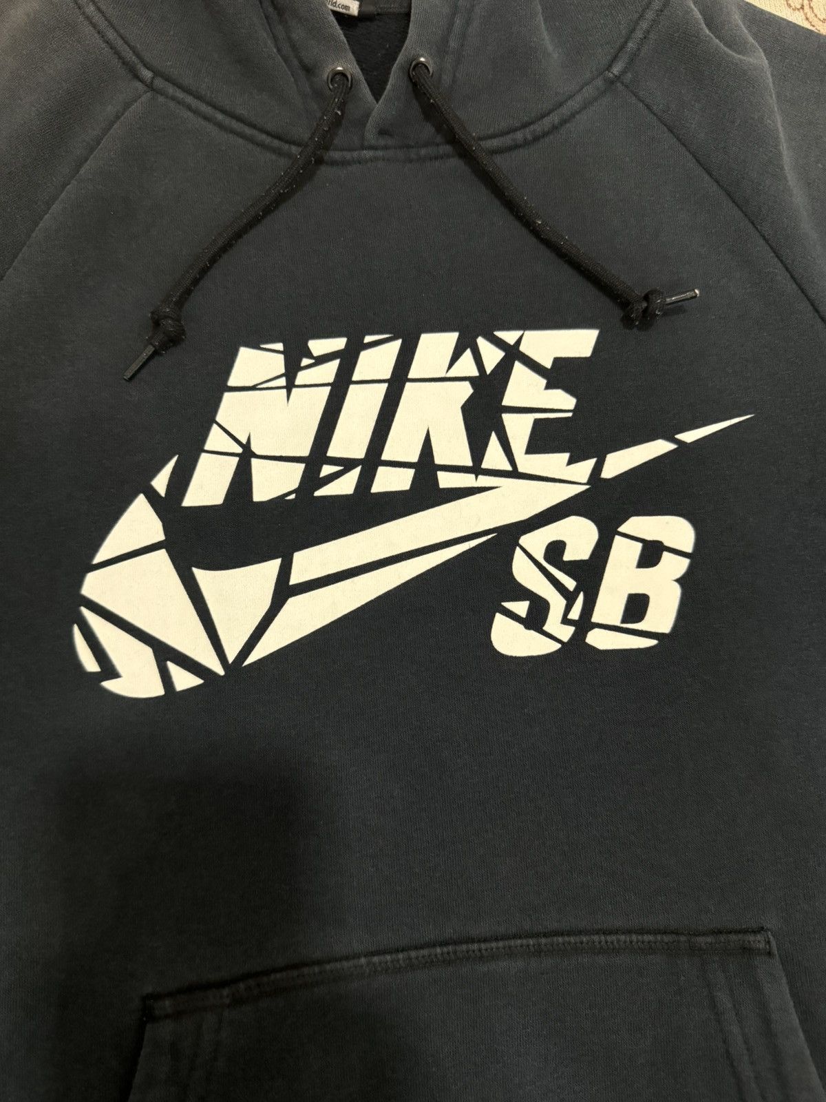 Nike × Vintage Vintage NIKE SB Big Swoosh Hoodie Size US M / EU 48-50 / 2 - 3 Thumbnail