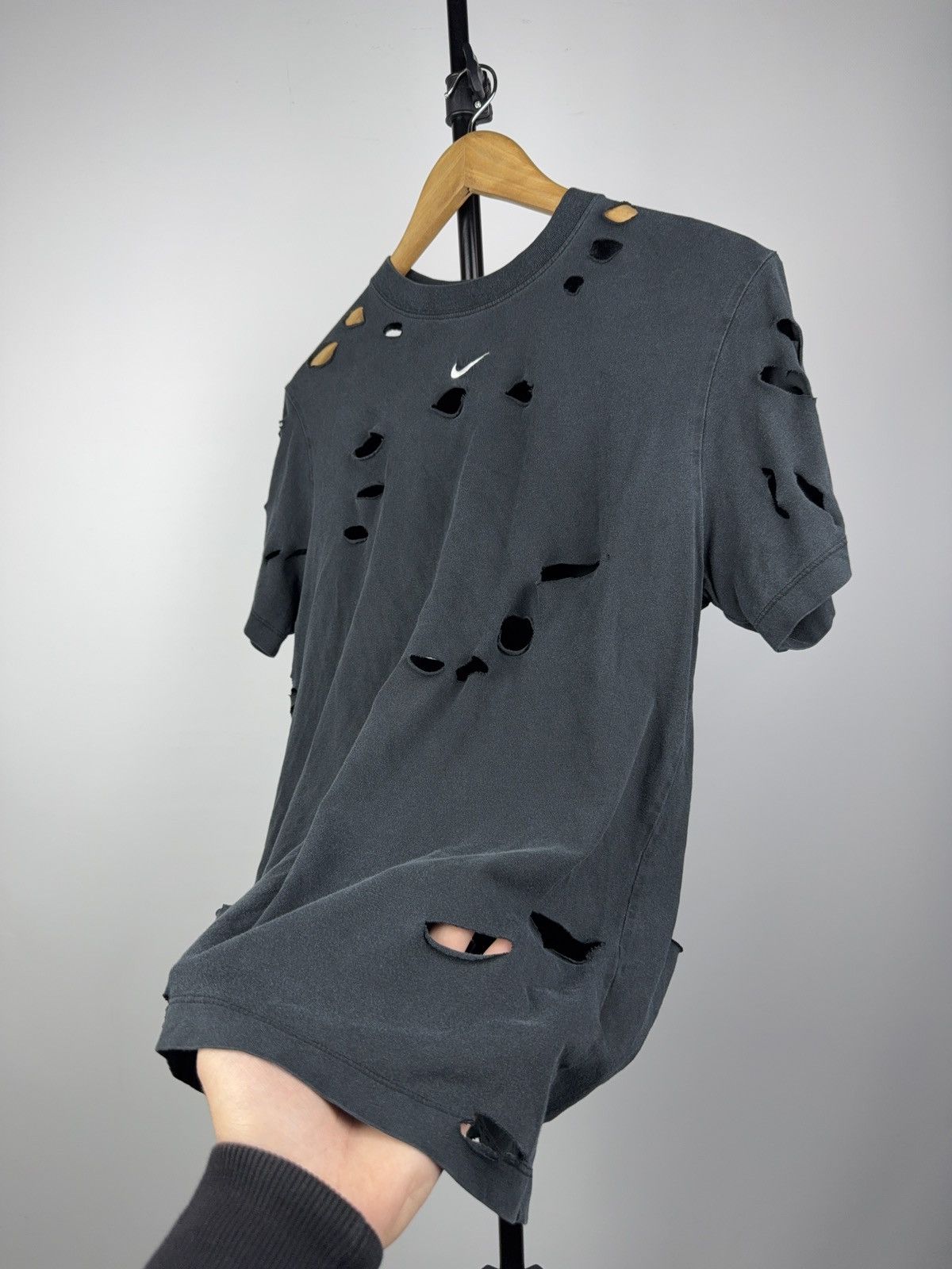Nike 00s Nike Black Distressed Tee Central Swoosh Y2K Grunge Size US XS / EU 42 / 0 - 6 Thumbnail