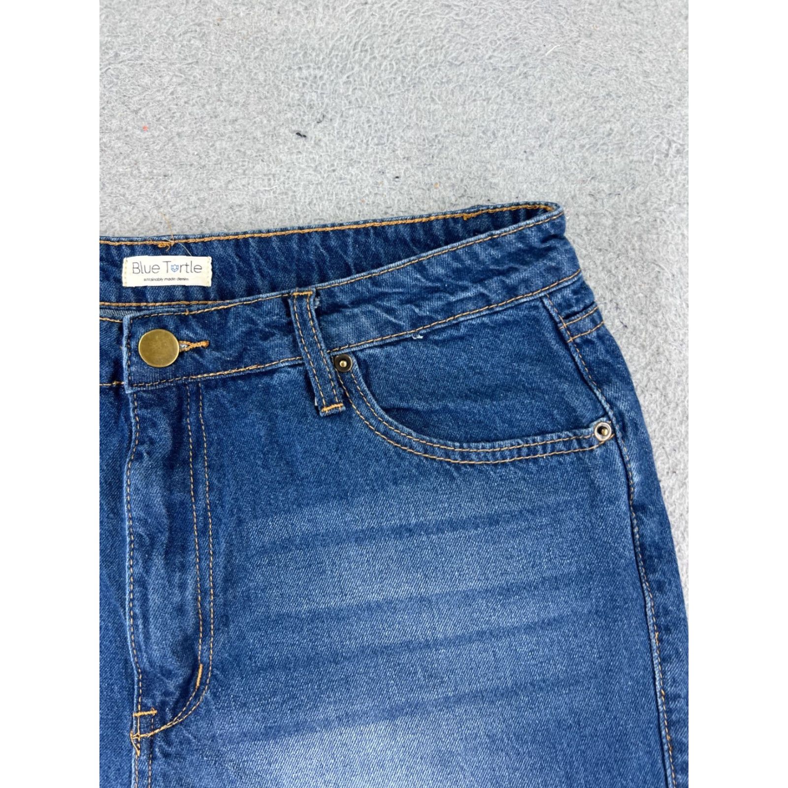 Vintage Blue Turtle Denim Short Womens 32x4 High Rise Cut-Off Button 5-Pocket Blue Shorts Medium Wash Casual Womens Beach 90s? Size 34" / US 12 / IT 48 - 5 Thumbnail