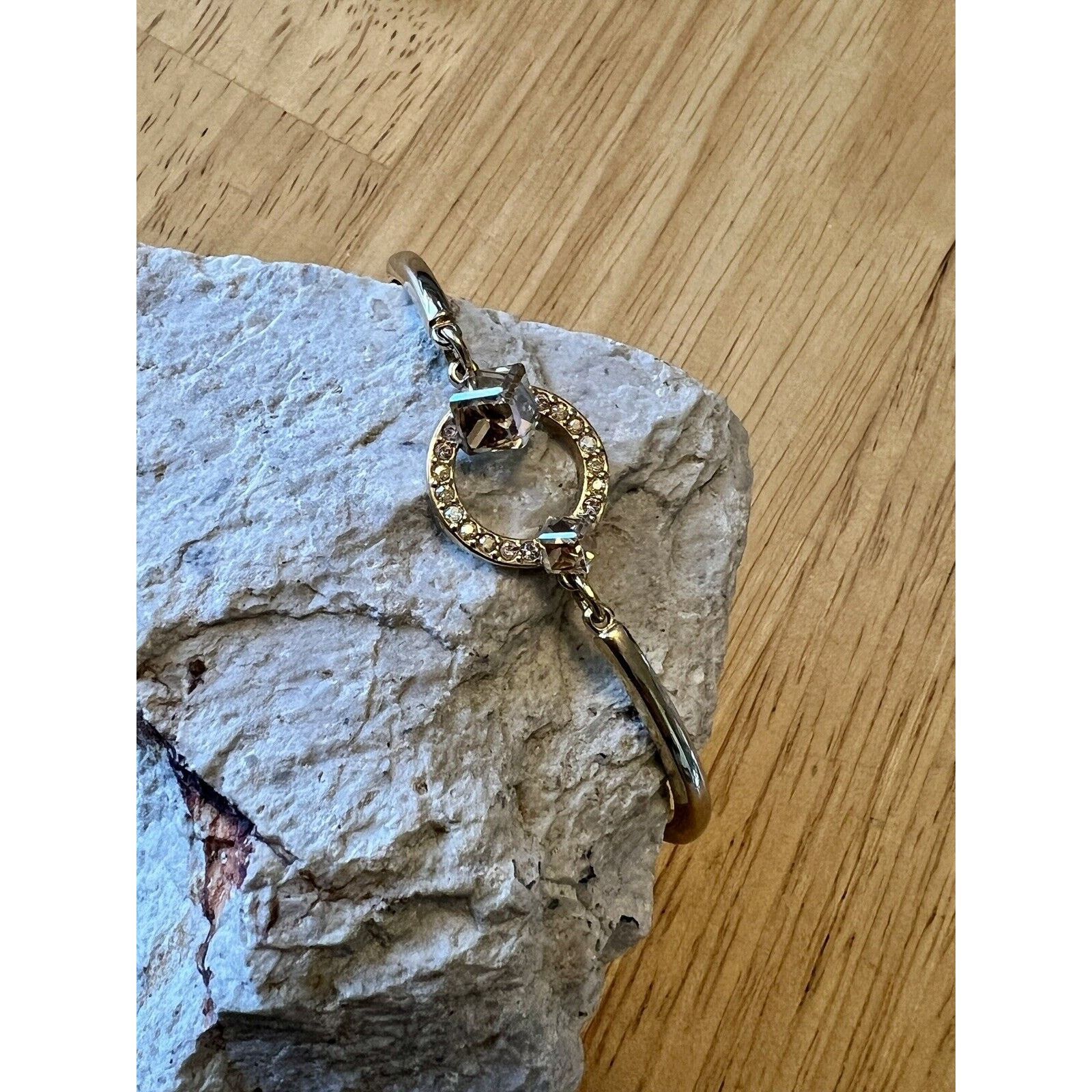 Swarovski Swarovski 992677 Women’s Geometric Gold Armband Bangle EUC Size ONE SIZE - 3 Thumbnail