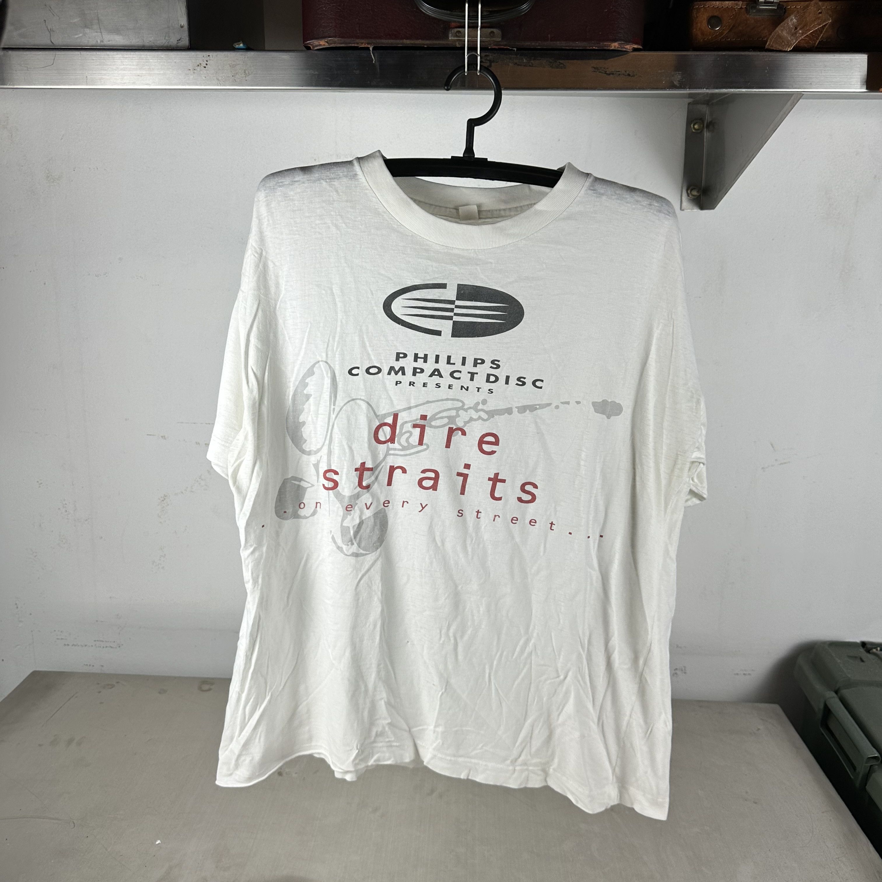 Vintage ​​​​90s Dire Straits On Every Street Tour Concert T-shirt Size US XL / EU 56 / 4 - 1 Thumbnail