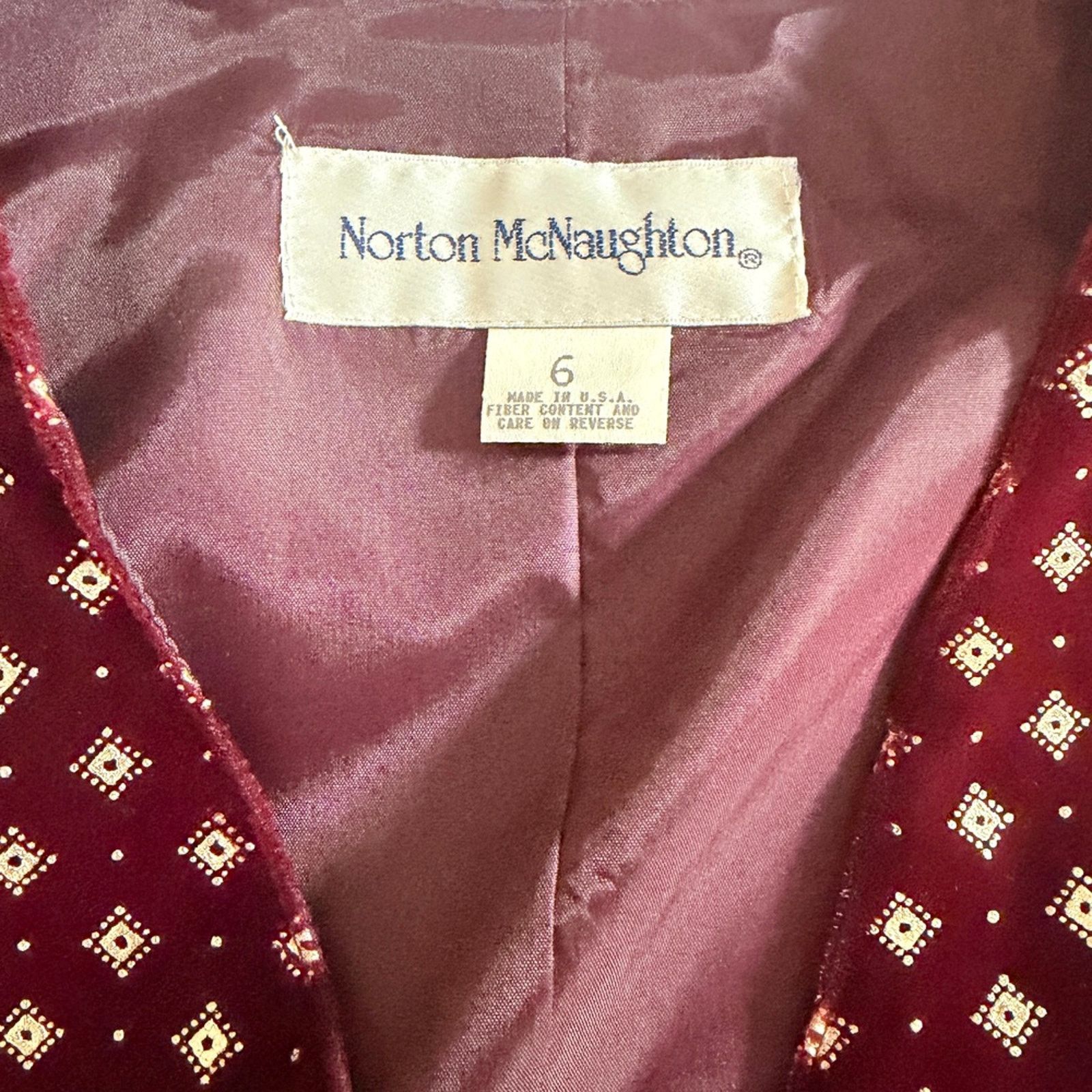 Other Vintage burgundy gold velvet vest norton mcnaughton goth Size S / US 4 / IT 40 - 7 Thumbnail