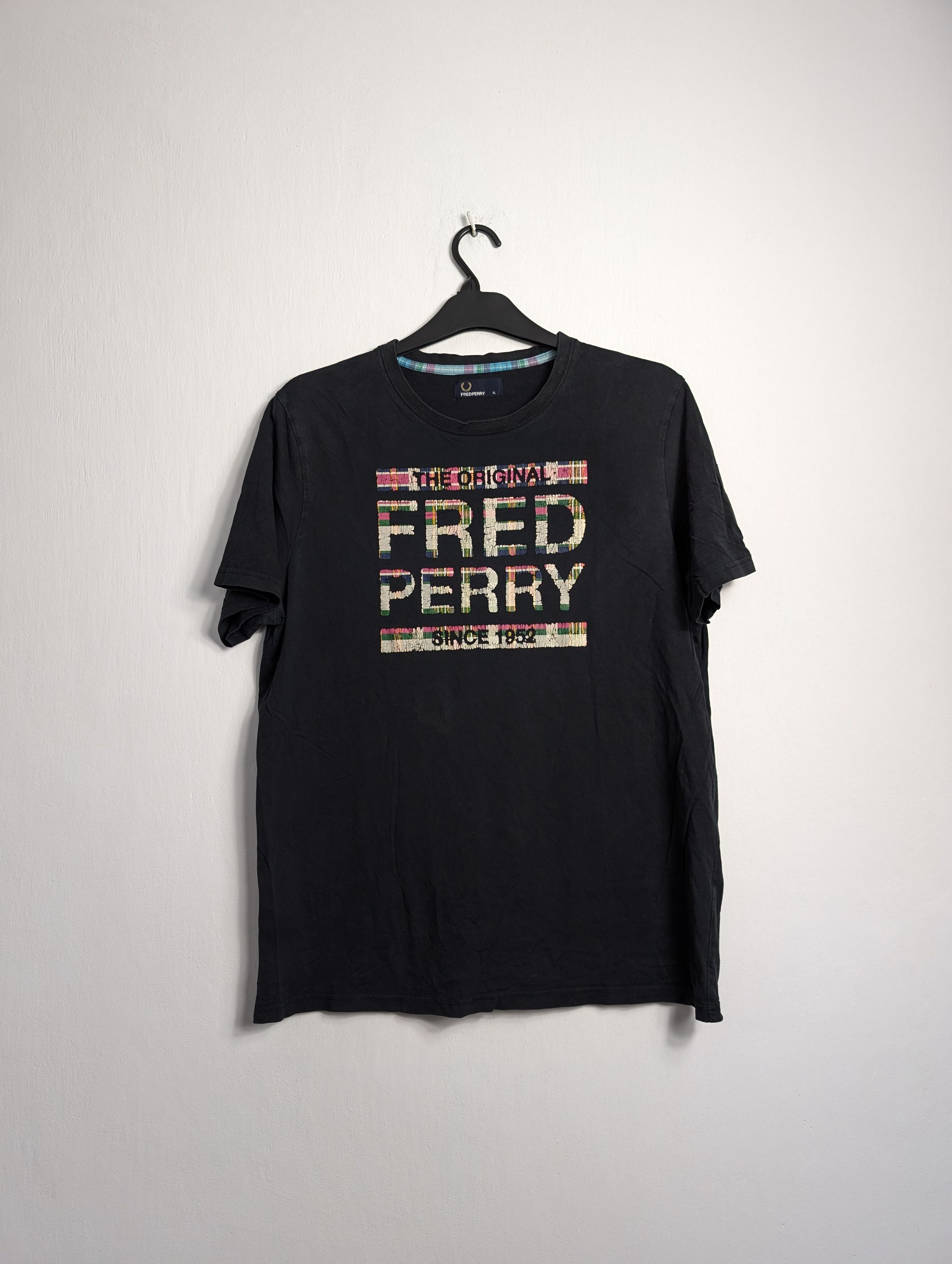 Fred Perry Fred Perry Logo T-Shirt Casual Streetwear Tee Size US XL / EU 56 / 4 - 1 Thumbnail