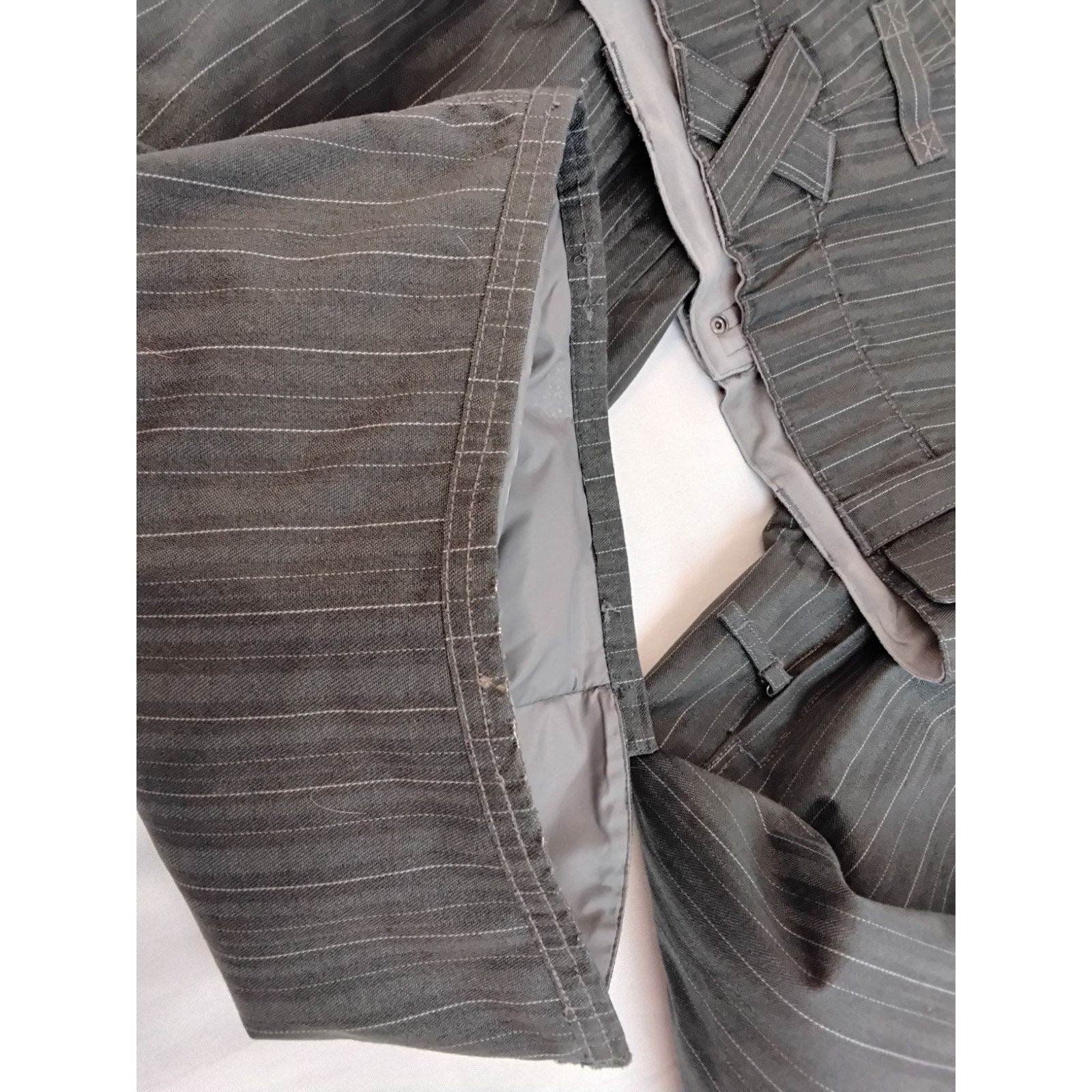 686 686 Snow Pants Men's L Gray Stripes Ski Snowboard Infidry Size US 36 / EU 52 - 6 Thumbnail