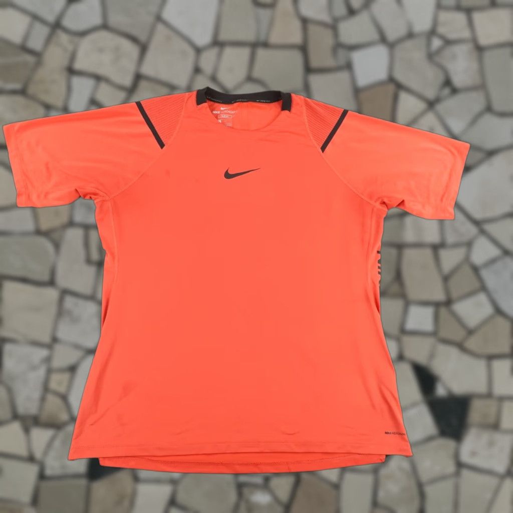 Nike Nike Shirt Mens XL Red Black Slim Fit Pro Aero Adapt Dri Fit Center Swoosh Size US XL / EU 56 / 4 - 1 Thumbnail