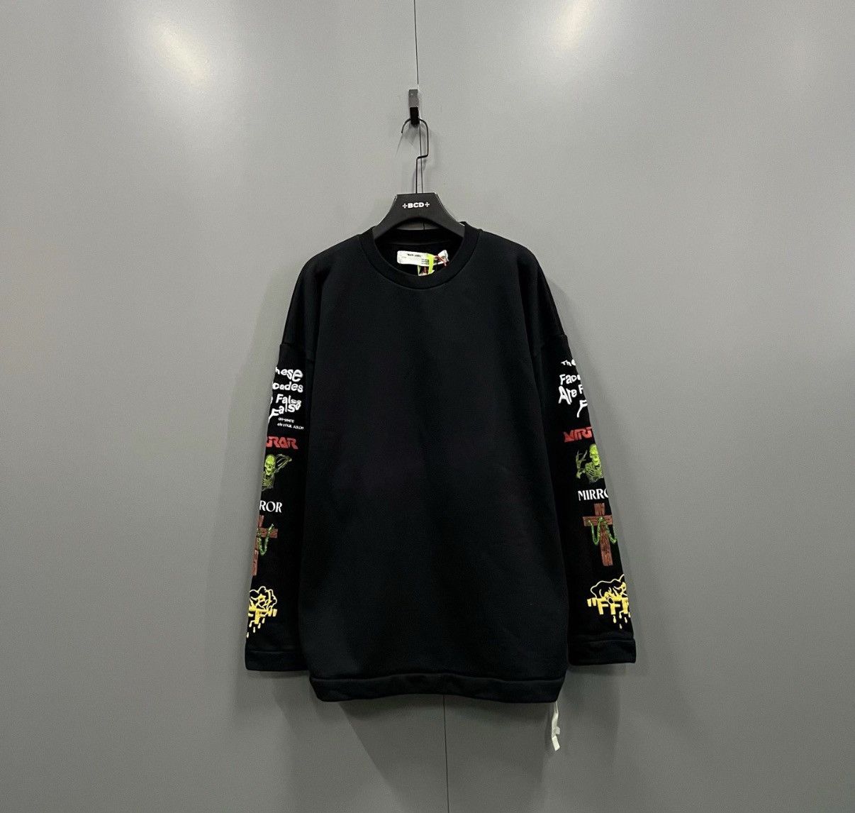 Off-White OFF-WHITE OW Zombie Cross Print Sweatshirt J41 Size US L / EU 52-54 / 3 - 1 Thumbnail