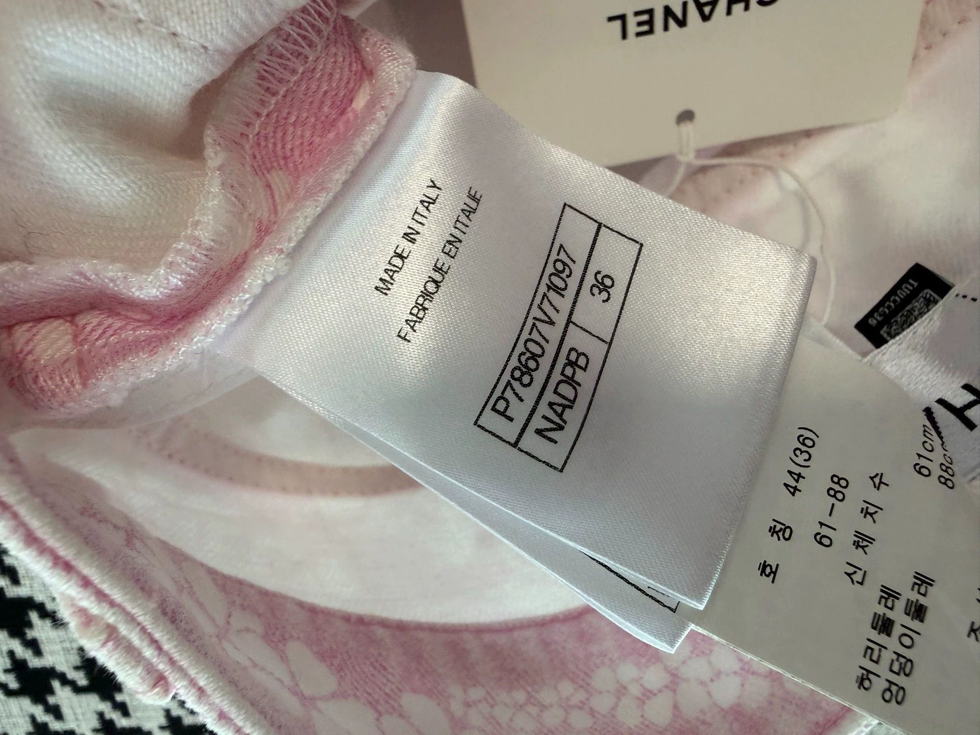 Chanel Chanel 25 Coco Beach Pink Floral Shorts 36 Size 26" / US 2 / IT 38 - 5 Thumbnail