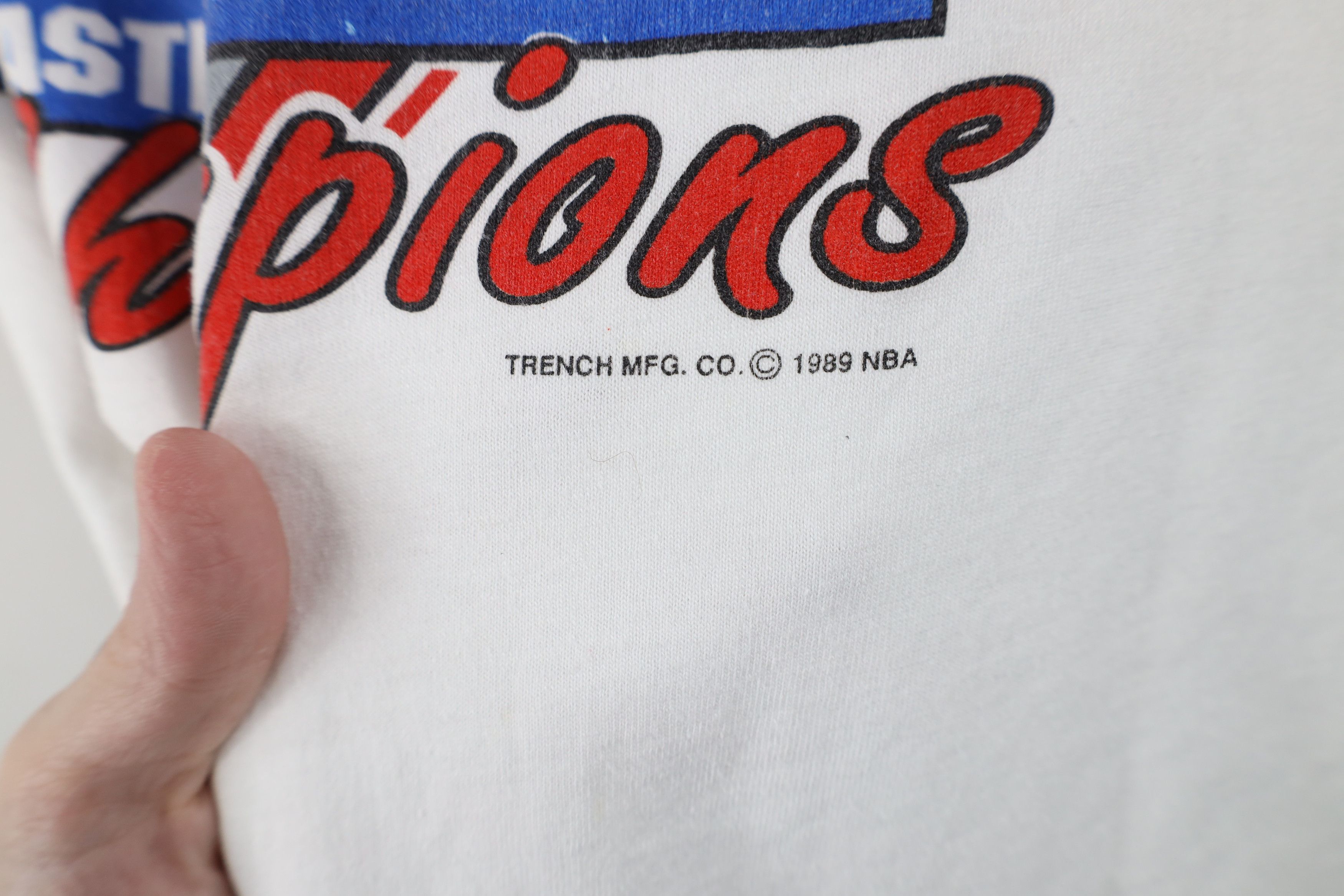Vintage Vintage 80s Champs Pistons Basketball Bad Boys T-Shirt USA Size US L / EU 52-54 / 3 - 6 Thumbnail