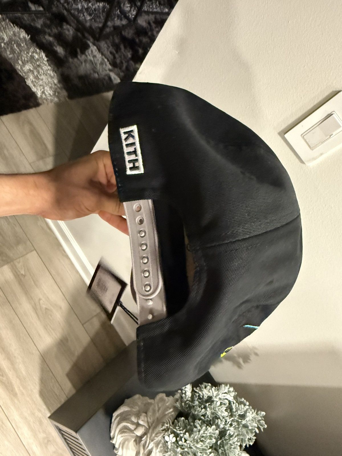 Kith Kith x Batman Twill Two Tone Pinch Crown Snapback Cap Size ONE SIZE - 7 Thumbnail