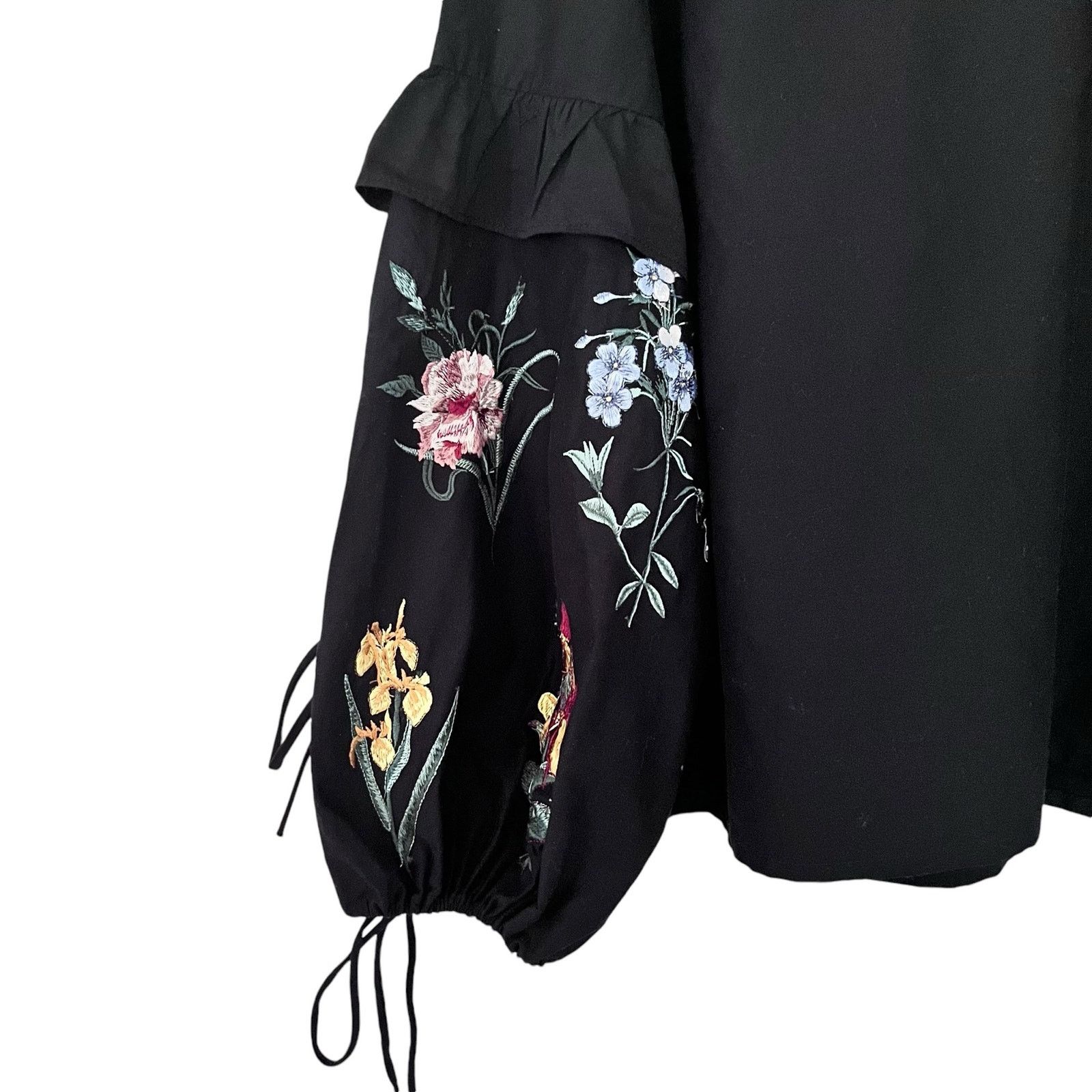 Zara Zara Trafaluc Black Floral Embroidered Ruffle Blouse Size L / US 10 / IT 46 - 3 Thumbnail