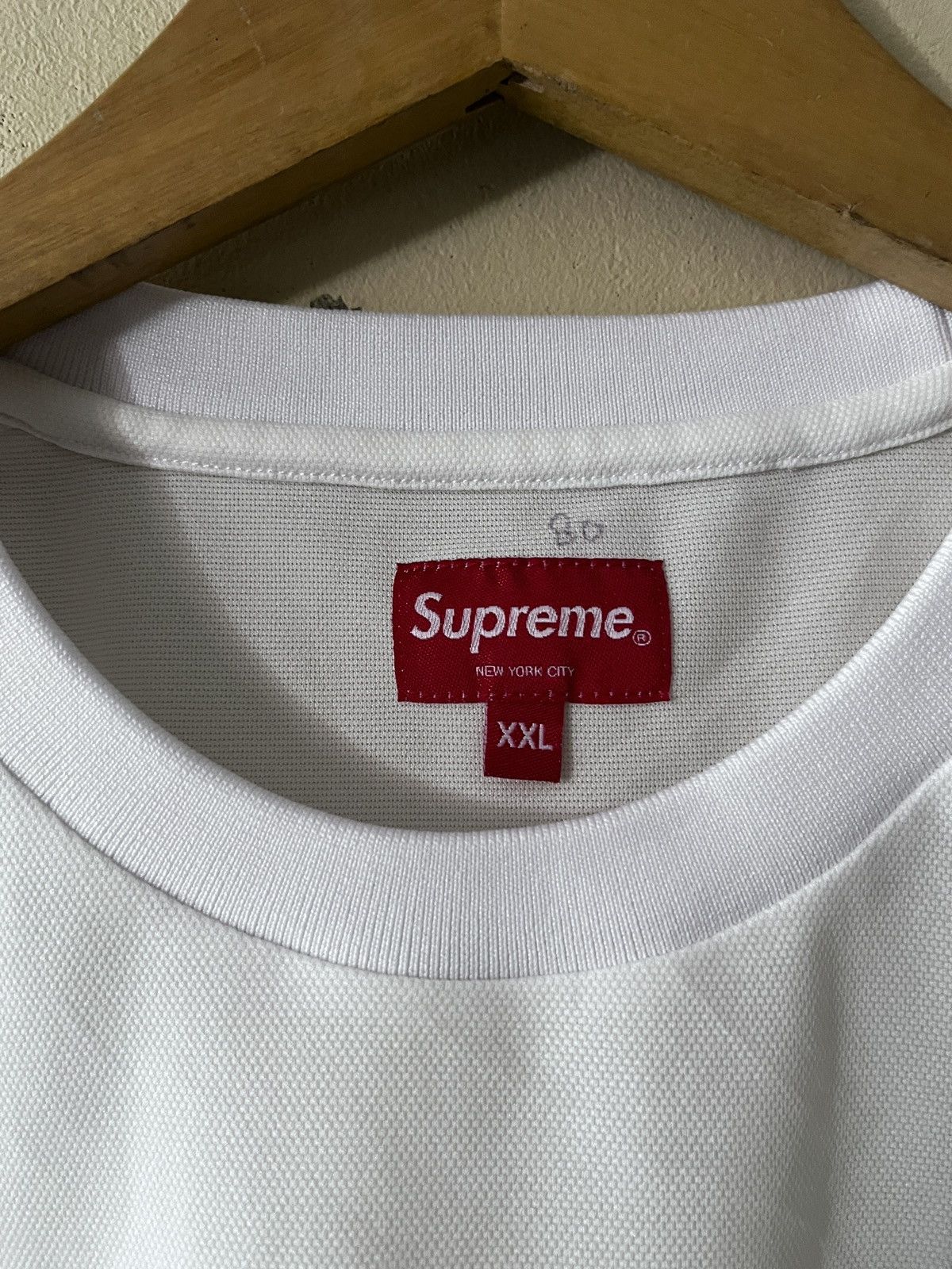 Supreme SUPREME SMALL LOGO Size US XXL / EU 58 / 5 - 5 Thumbnail