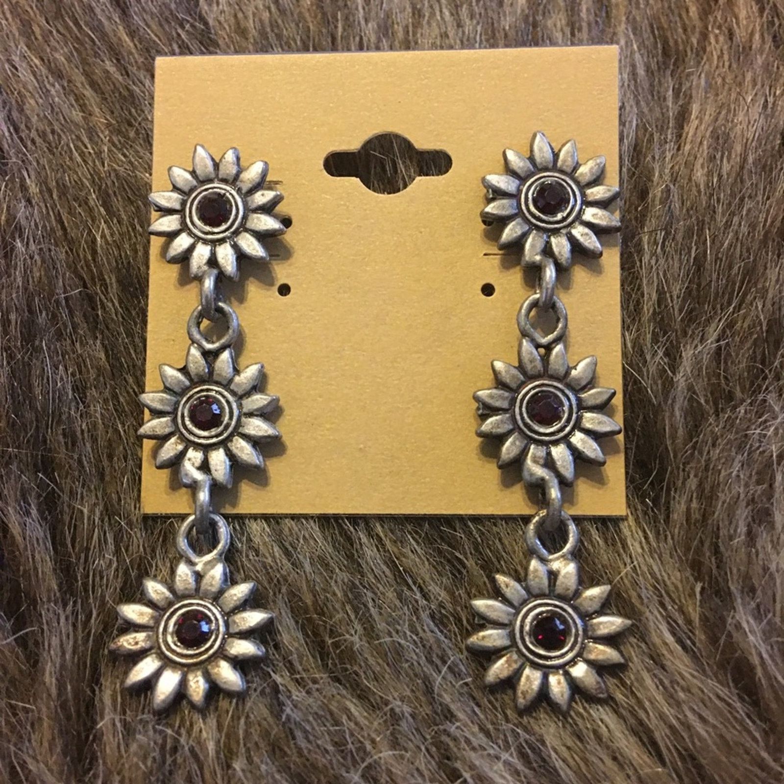 Vintage Vintage antique silver faux ruby daisy earrings Size ONE SIZE - 2 Thumbnail