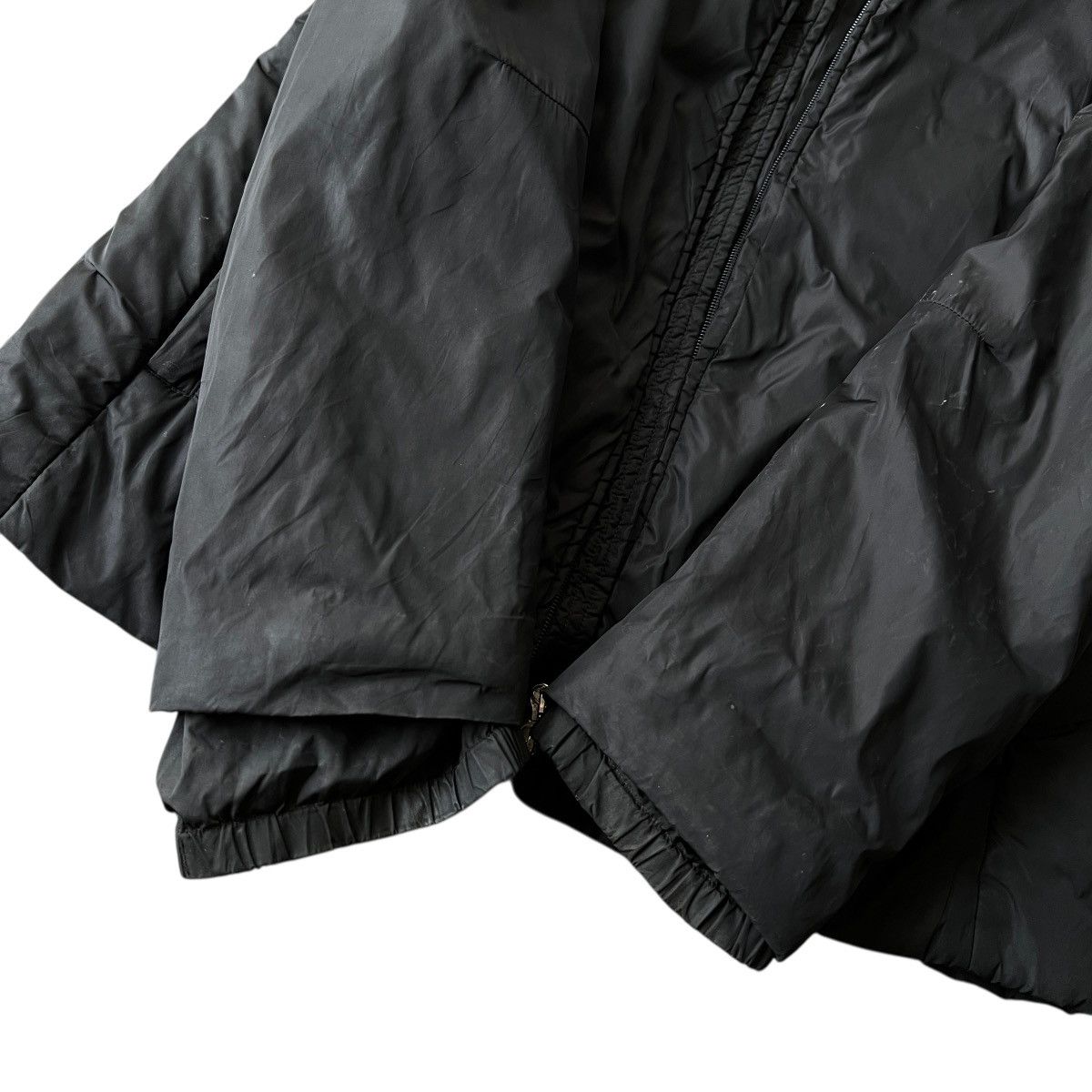 Prada Vintage Prada Light Puffer Jacket Made In Italy Size 42 Size S / US 4 / IT 40 - 13 Thumbnail