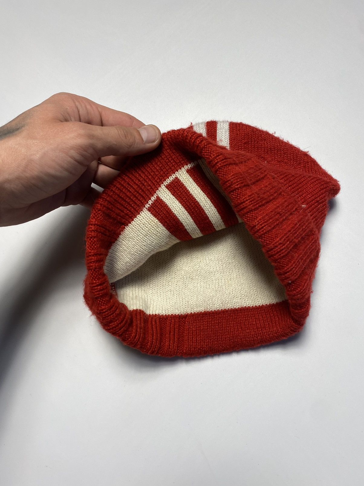 Adidas Adidas Vintage FC Bayern Munchen 3 Stripes Red Beanie Hat Size ONE SIZE - 5 Thumbnail