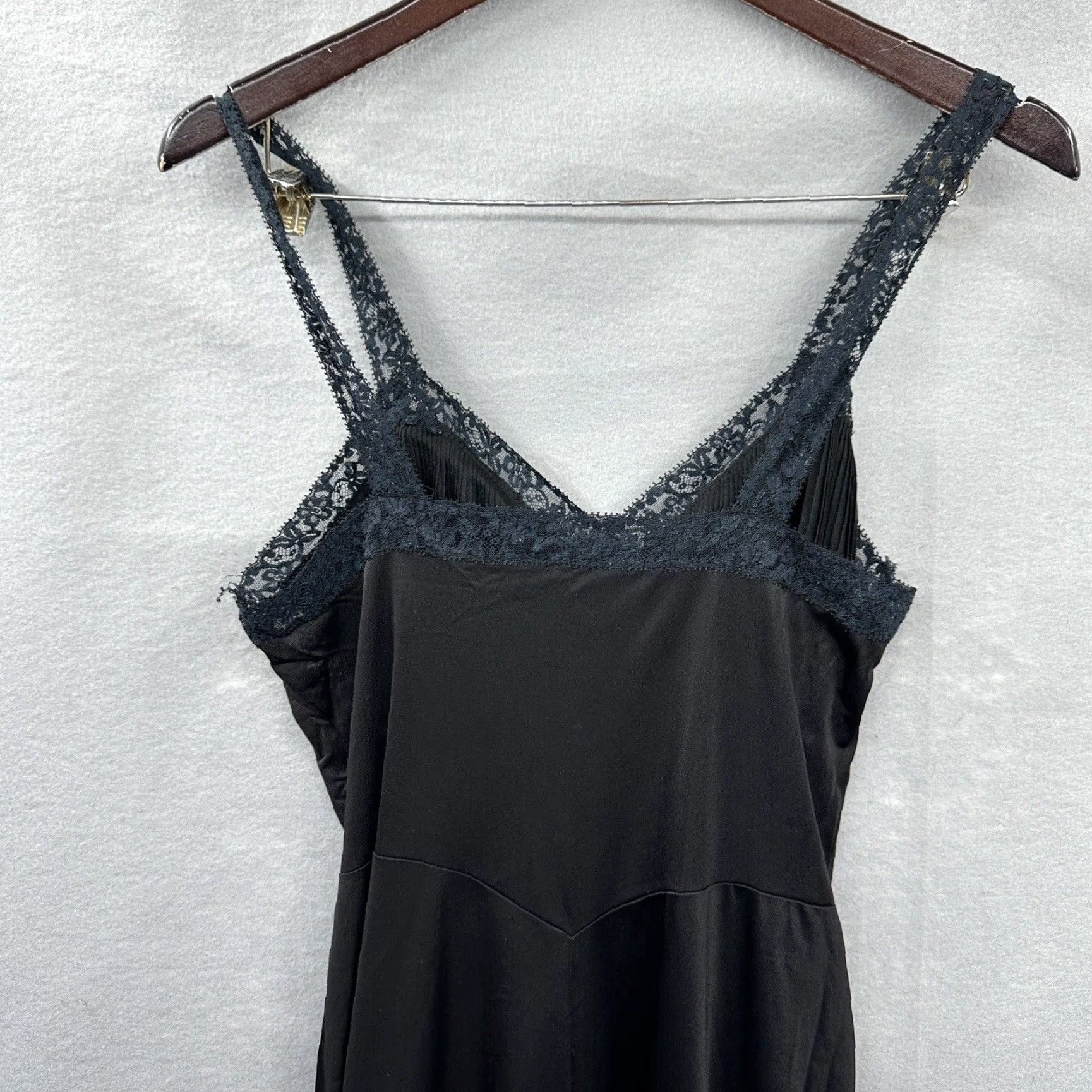 Vintage VINTAGE Vanity Fair Slip 36 Black Nylon Full 70s 60s Pin-Up Sissy Coquette Decade 1960s Mens Womens Girls Boys Size ONE SIZE - 6 Thumbnail