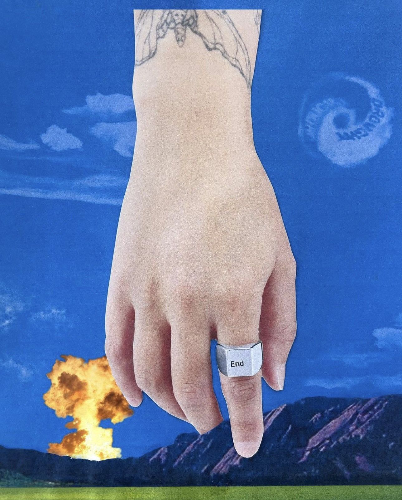 Drought came up in the Drought Endgagement Ring Size 11 w/ rose case Size ONE SIZE - 3 Thumbnail