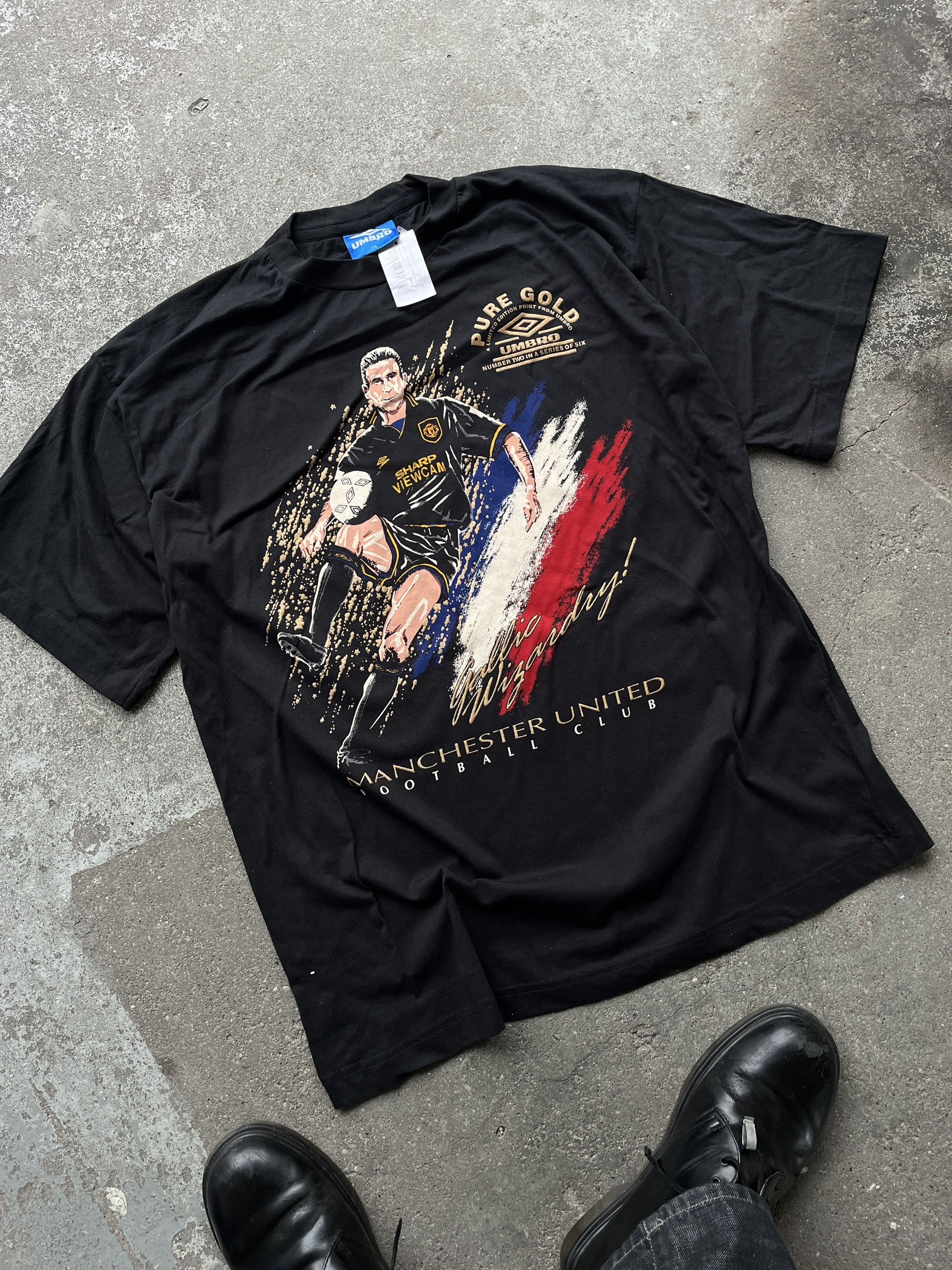 Umbro Eric Cantona Manchester United Umbro “Pure Gold” limited tee Size US XL / EU 56 / 4 - 2 Thumbnail