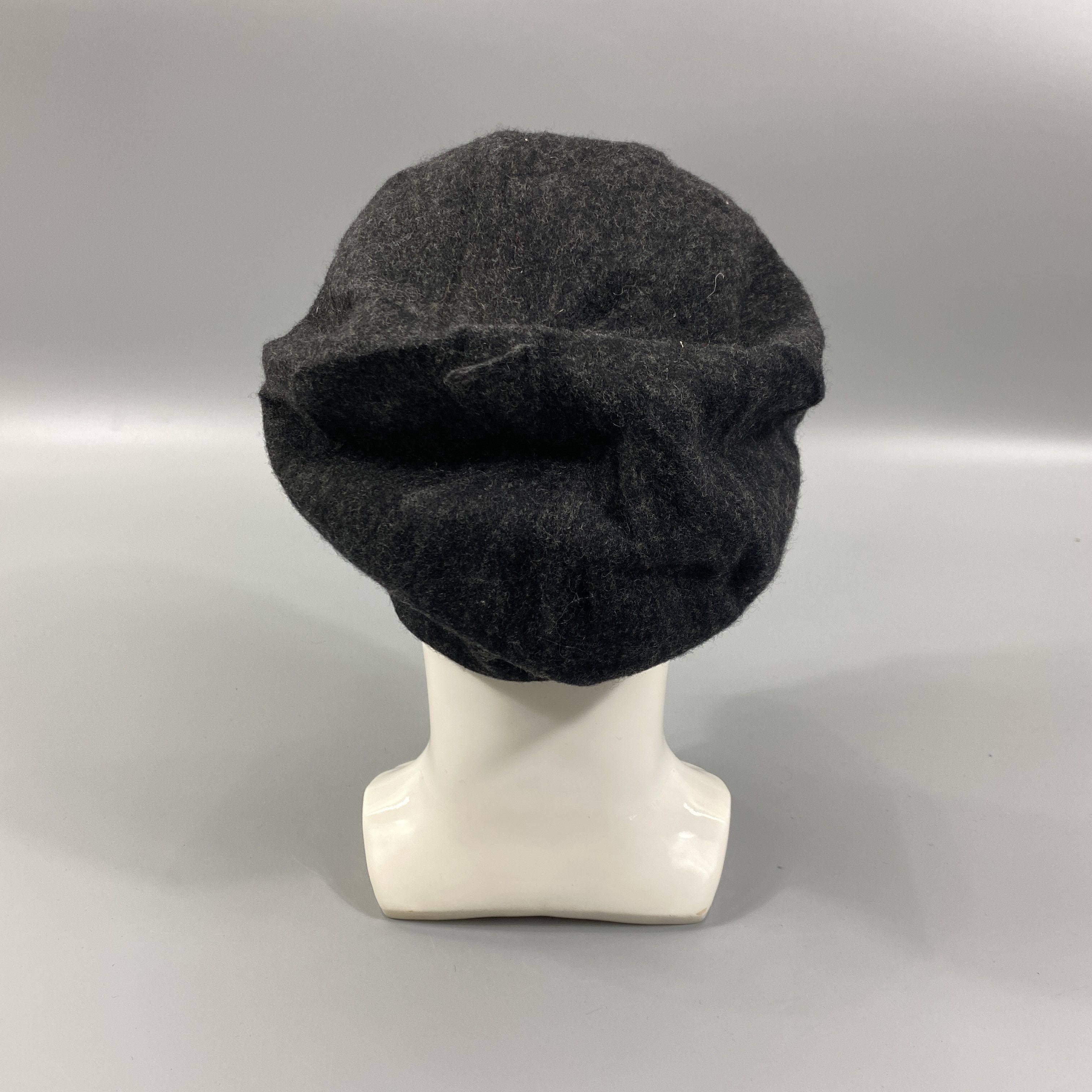 Japanese Brand Elle Plain Beanie Hats -BN1099 Size ONE SIZE - 3 Thumbnail