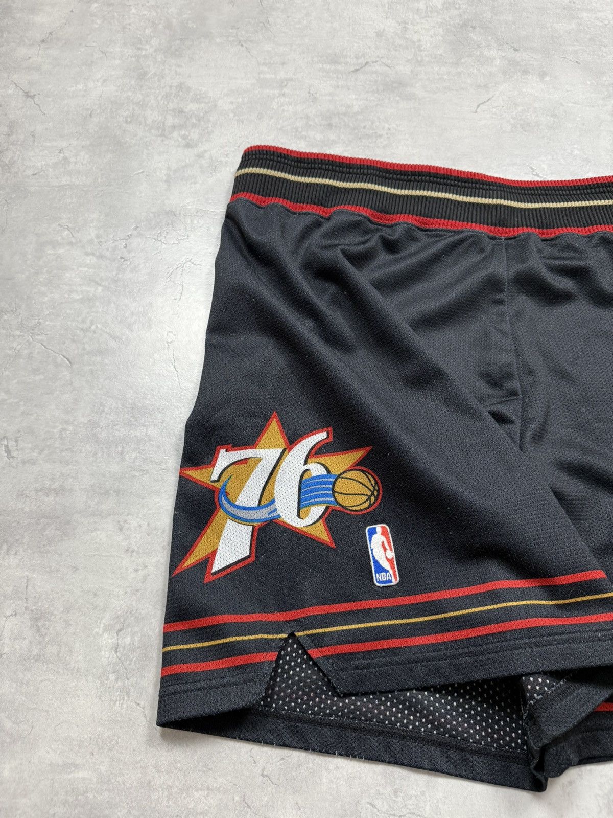 Champion Vintage Champion Philadelphia 90s Shorts Size US 36 / EU 52 - 4 Thumbnail