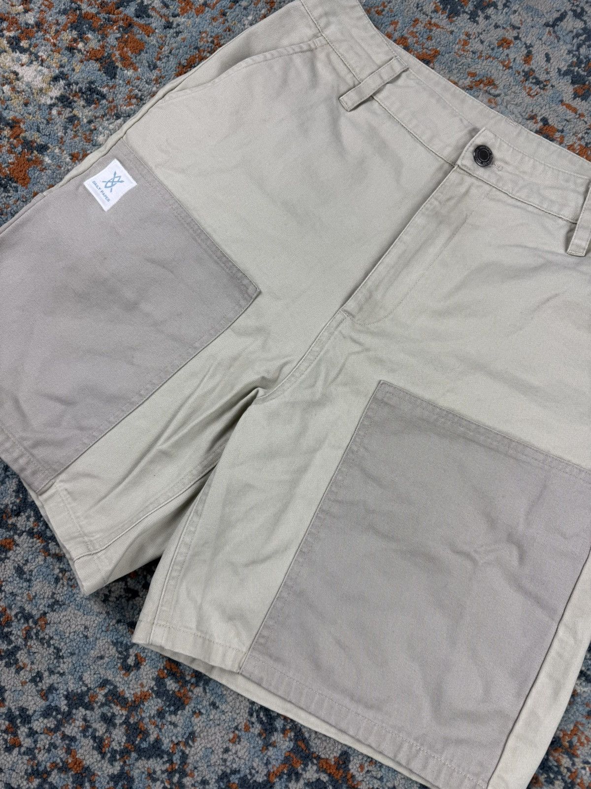 Daily Paper Daily Paper patchwork cargo style logo shorts earth tones Size US 30 / EU 46 - 5 Thumbnail