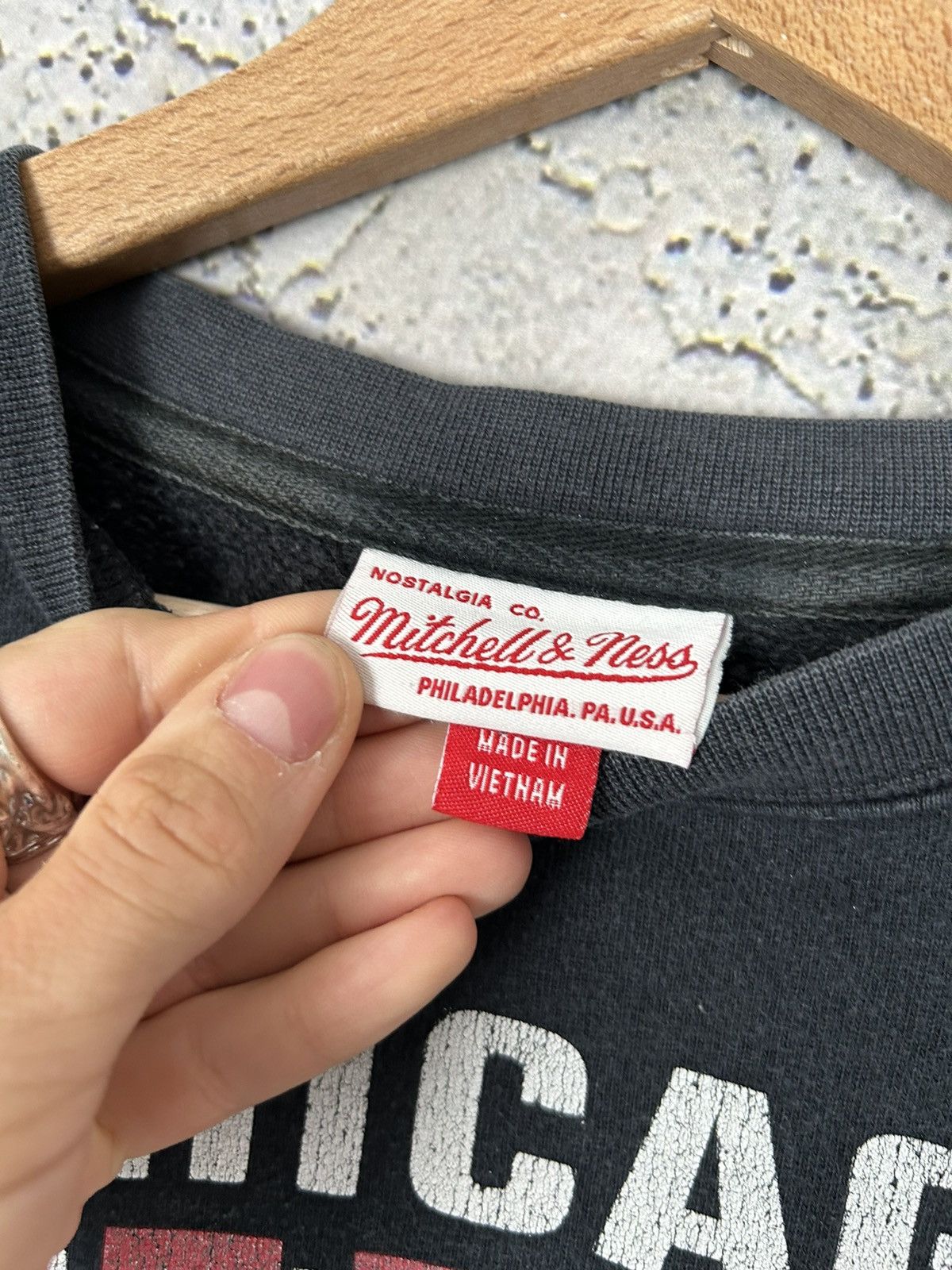 Mitchell & Ness Vintage Chicago Bulls Mitchell and Ness Crewneck NBA Size US L / EU 52-54 / 3 - 4 Thumbnail
