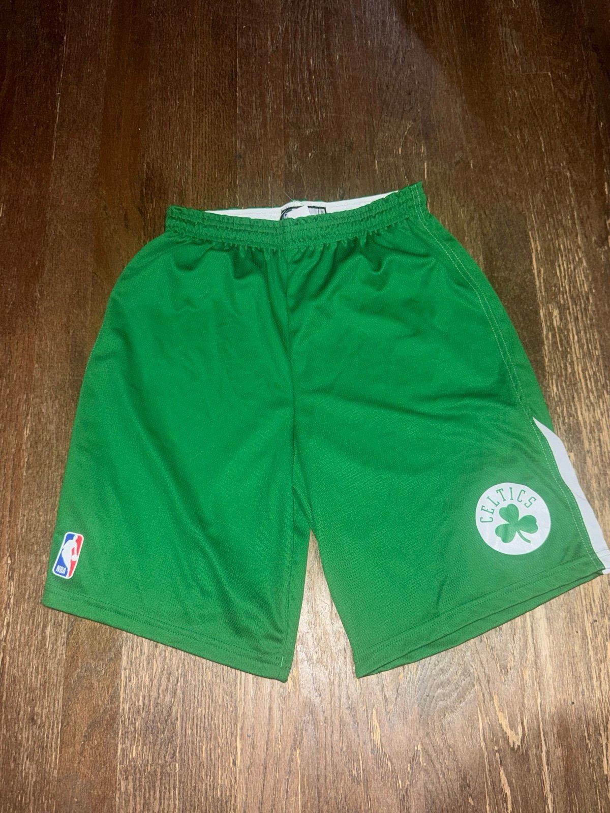 NBA Vintage Y2K NBA Boston Celtics Shorts Men’s Sz S Rare 90s Size US 30 / EU 46 - 2 Thumbnail
