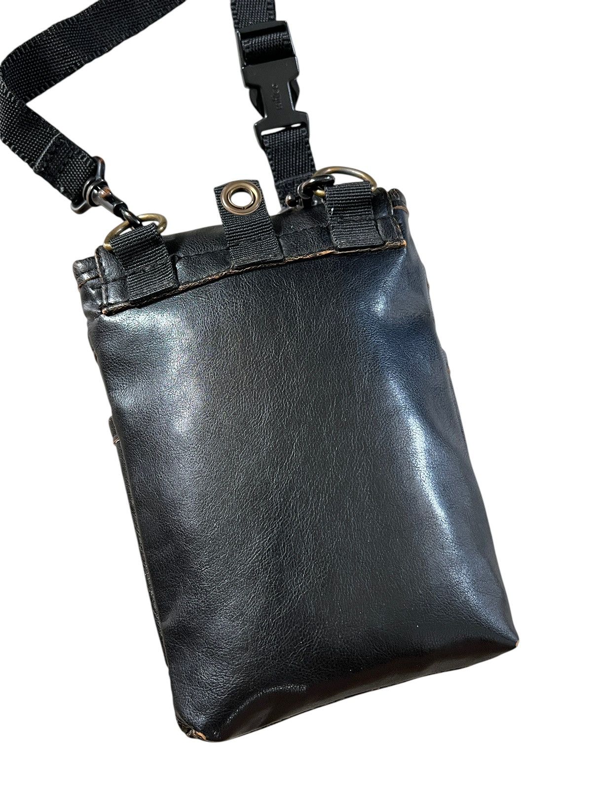 Japanese Brand Fabric Connection 🇯🇵 Leather Cross Logo Sling Bag Size ONE SIZE - 5 Thumbnail