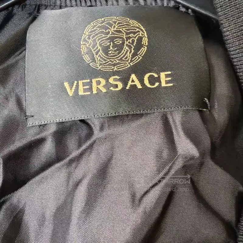 Versace Versace Men's Bomber Jacket in Yellow . Size US S / EU 44-46 / 1 - 4 Thumbnail