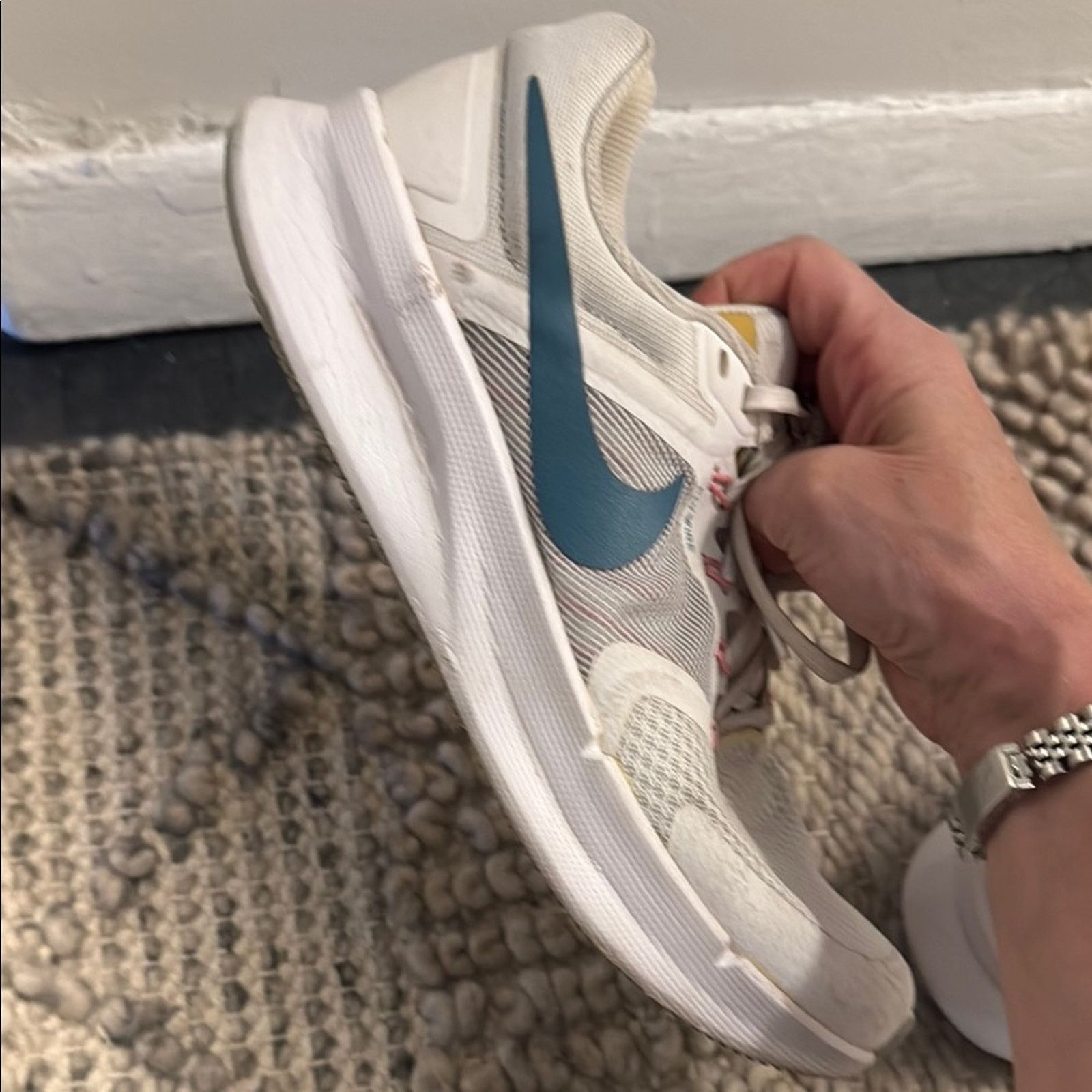 Nike NWT Nike Women's White and Blue Sneakers Size 9 Size US 9 / IT 39 - 8 Thumbnail