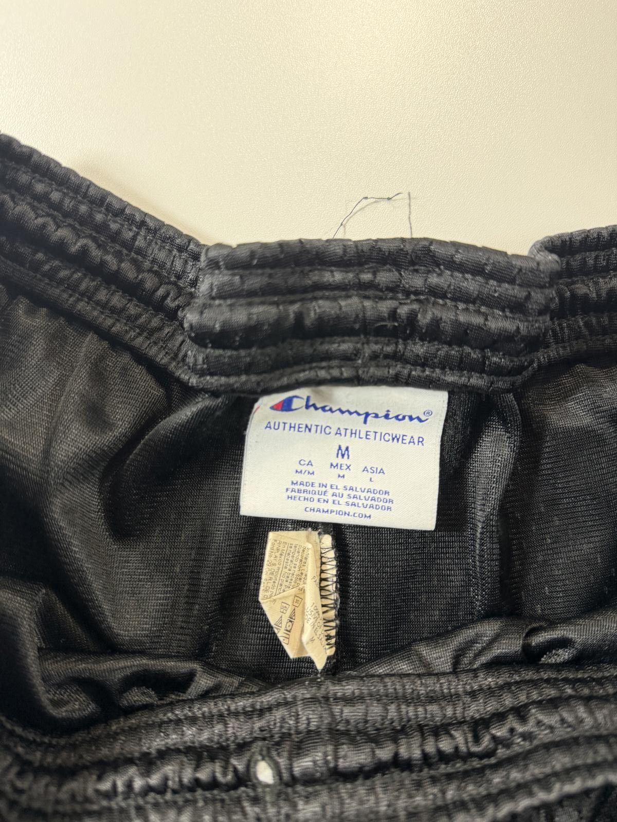 Champion Vintage Champion Black Mesh Athletic Shorts Size US 32 / EU 48 - 4 Thumbnail