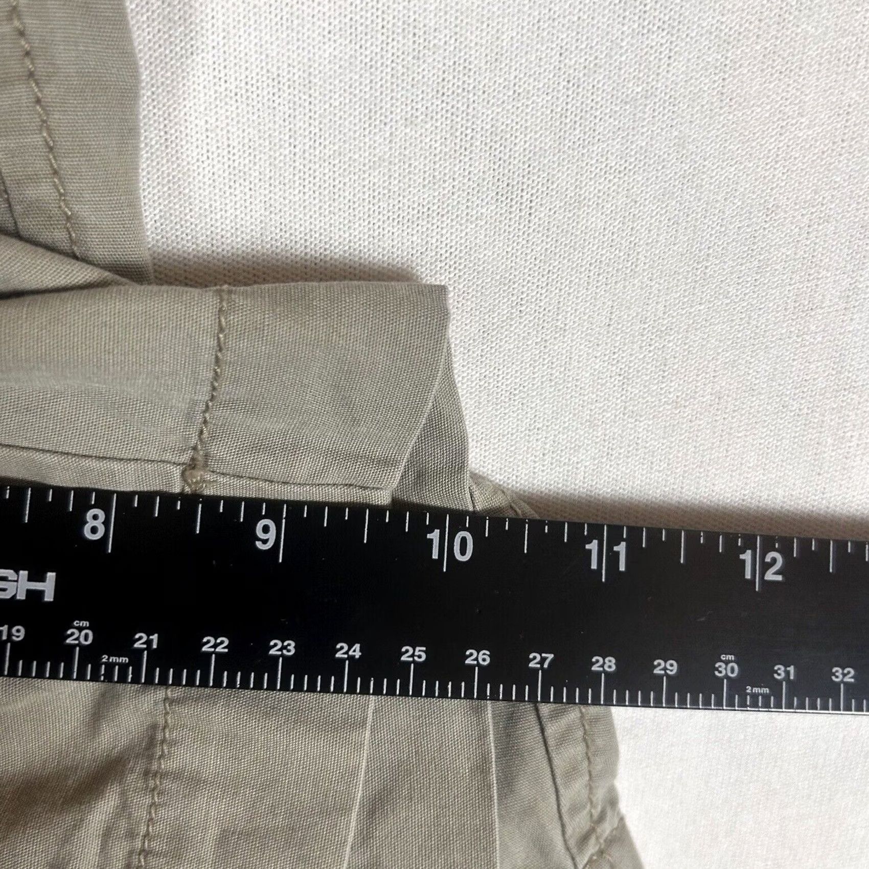 Old Navy Old Navy Women's Chino Shorts Low Rise Size 4 Tan Kerr Basic Summer Hook & Eye Slit Pockets Casual 9.5 Inseam Knit Cotton 100% Vintage: No Size 27" / US 4 / IT 40 - 6 Thumbnail