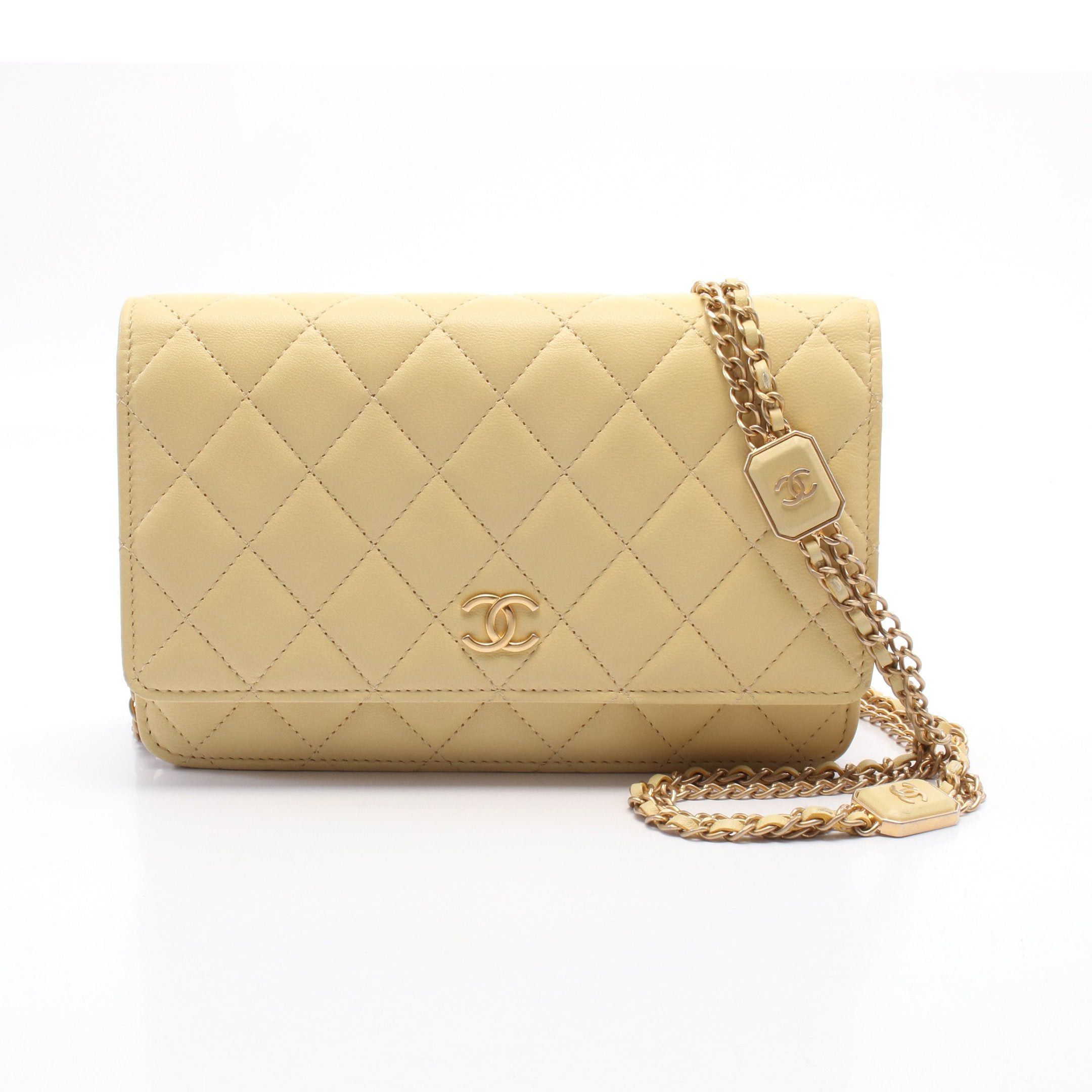 Chanel Chanel Matelasse Chain Wallet Leather Yellow Gold Hardware Size ONE SIZE - 1 Thumbnail