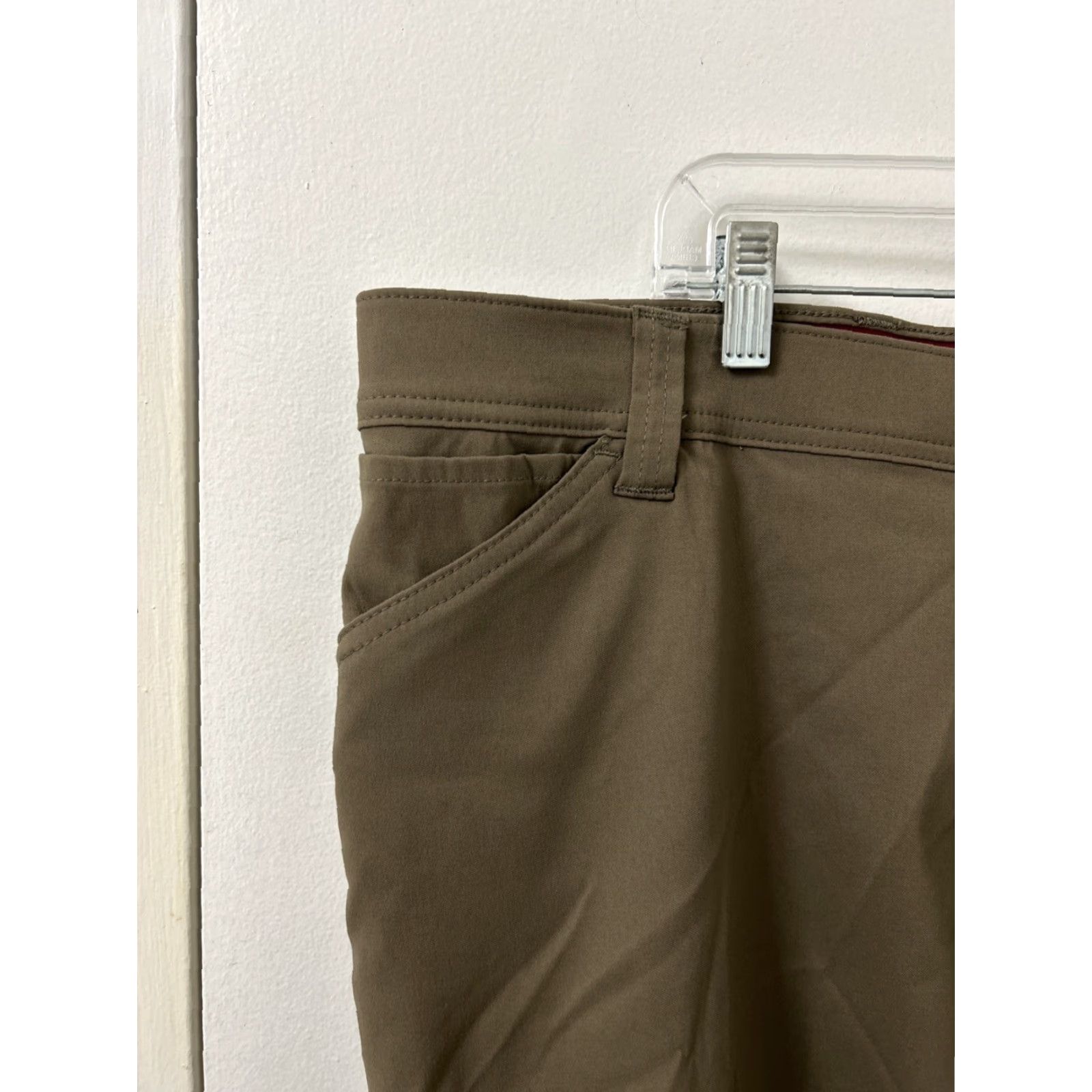 Wrangler Wrangler Cargo Shorts Mens 44 Gray UPF 50 Relaxed Fit 10” Inseam Shirt? Size US 44 / EU 60 - 6 Thumbnail