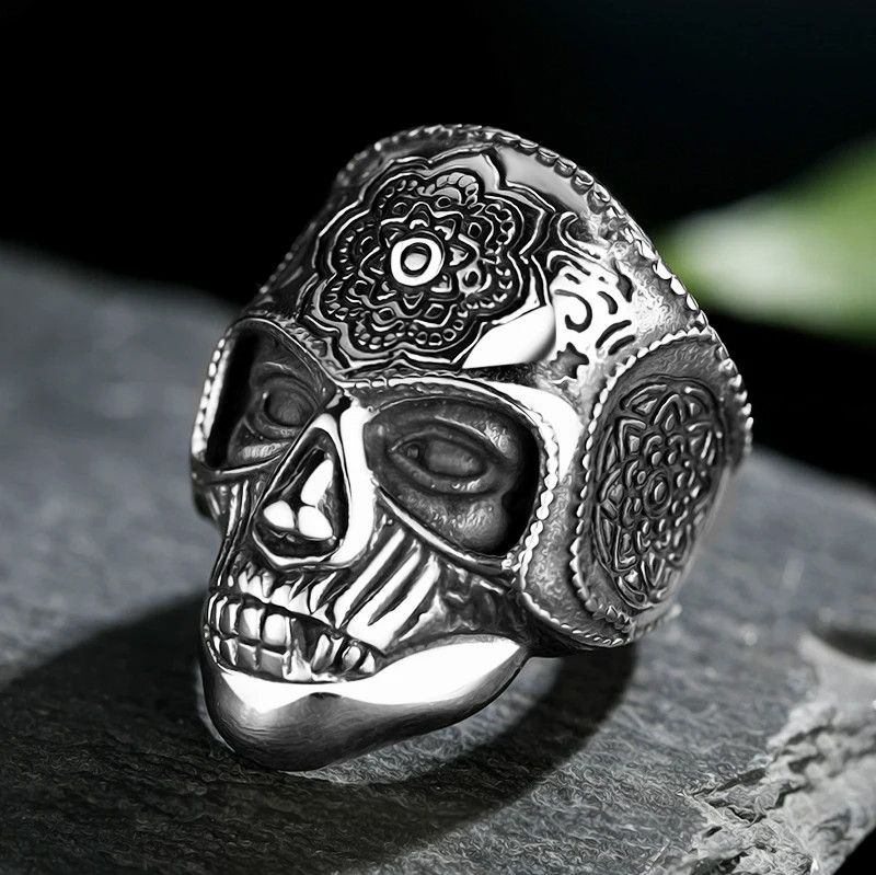 Japanese Brand × Jewelry × Vintage Unique Heavy Sugar Skull Ring Size ONE SIZE - 2 Thumbnail