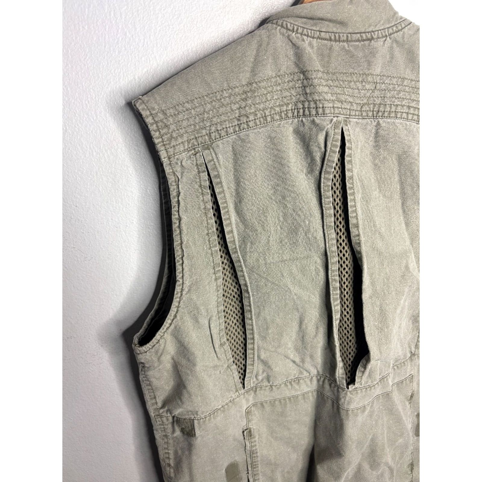 Vintage Cabela's Safari Series Green Zip Up Vest Mens M Reg 5111 Outdoor Canvas Cotton Pockets Logo Zipper Jacket Coat Long Length Casual Physical 90s? Size US M / EU 48-50 / 2 - 6 Thumbnail
