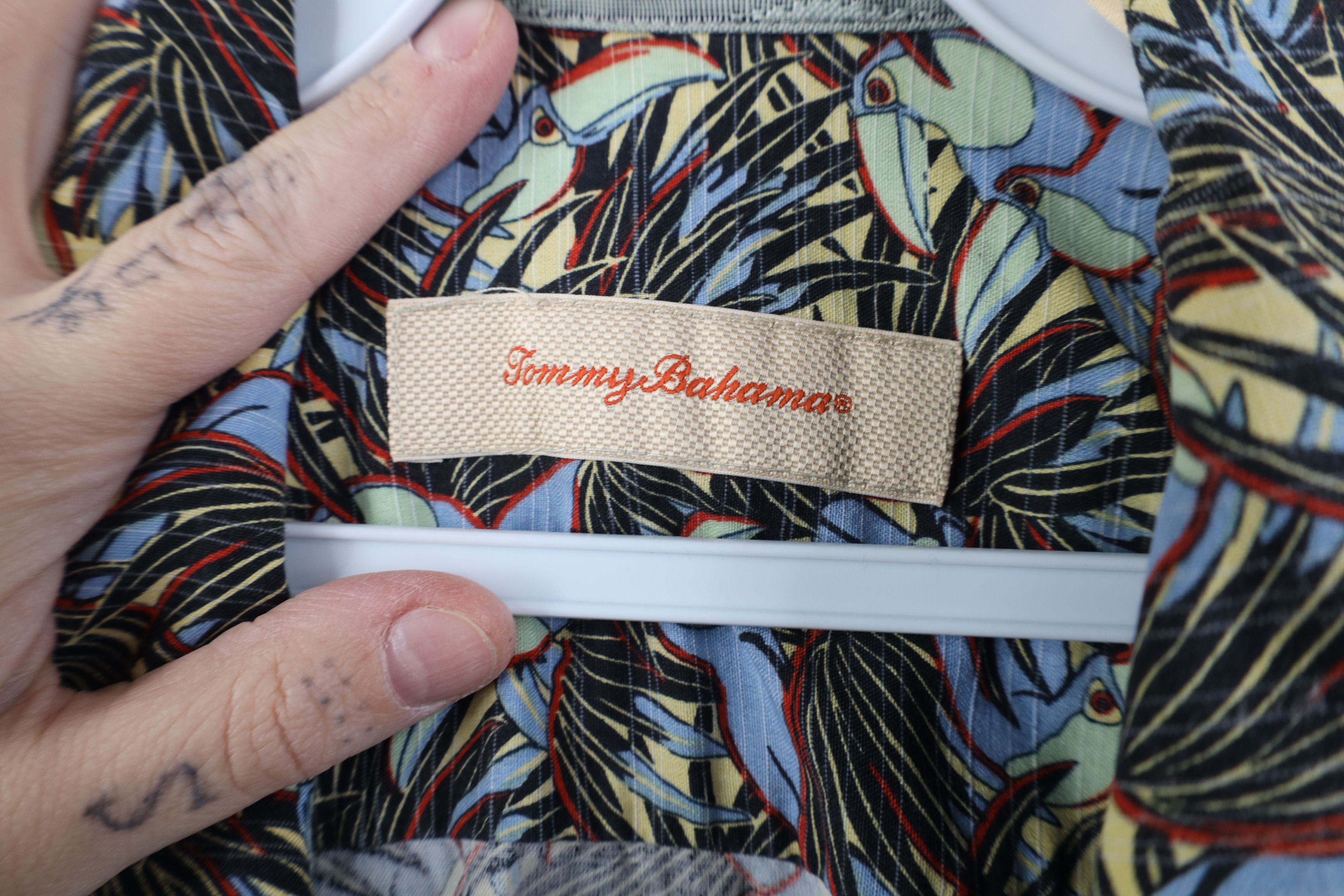 Tommy Bahama Vintage Y2K Tommy Bahama Bird Luau Hawaiian Button Shirt Size US L / EU 52-54 / 3 - 8 Thumbnail