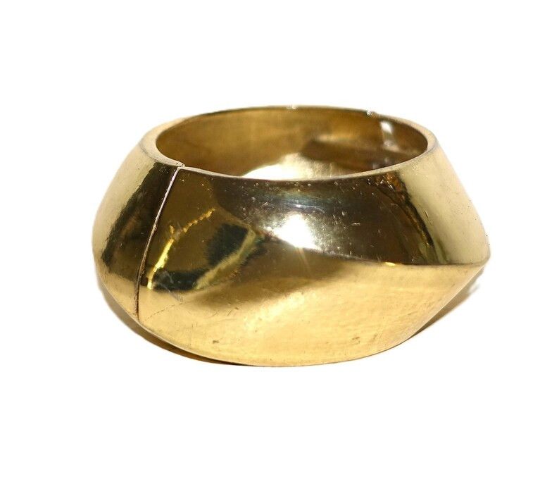 Vintage Gold tone Cuff Clasp Bold Bracelet Size ONE SIZE - 1 Thumbnail
