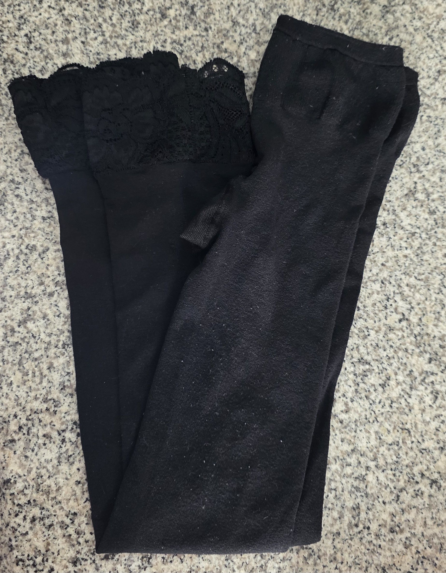 Vera Wang Simply Vera Vera Wang Black Footless Lace Tights Size 1 Size 26" / US 2 / IT 38 - 1 Thumbnail