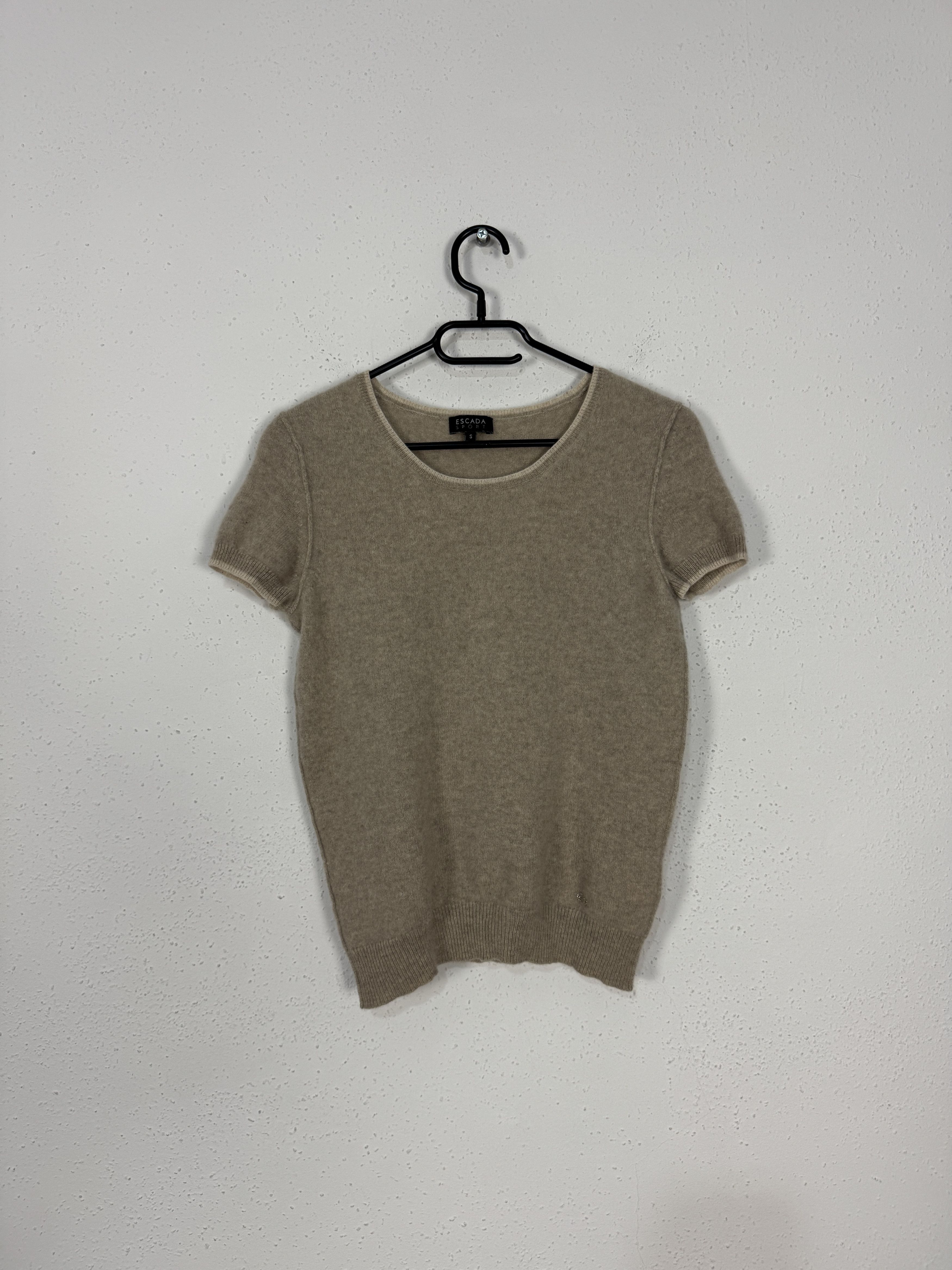 Escada Escada beige 100% Cashmere sweater S Size S / US 4 / IT 40 - 1 Thumbnail