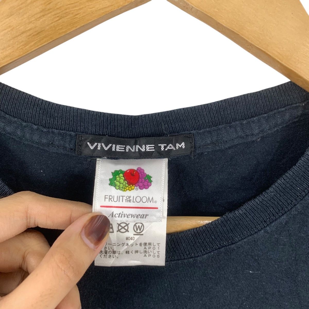 Vivienne Tam Vintage 90’ VIVIENNE TAM NEW YORK Collection Pocket Tee Size XS / US 0-2 / IT 36-38 - 7 Thumbnail