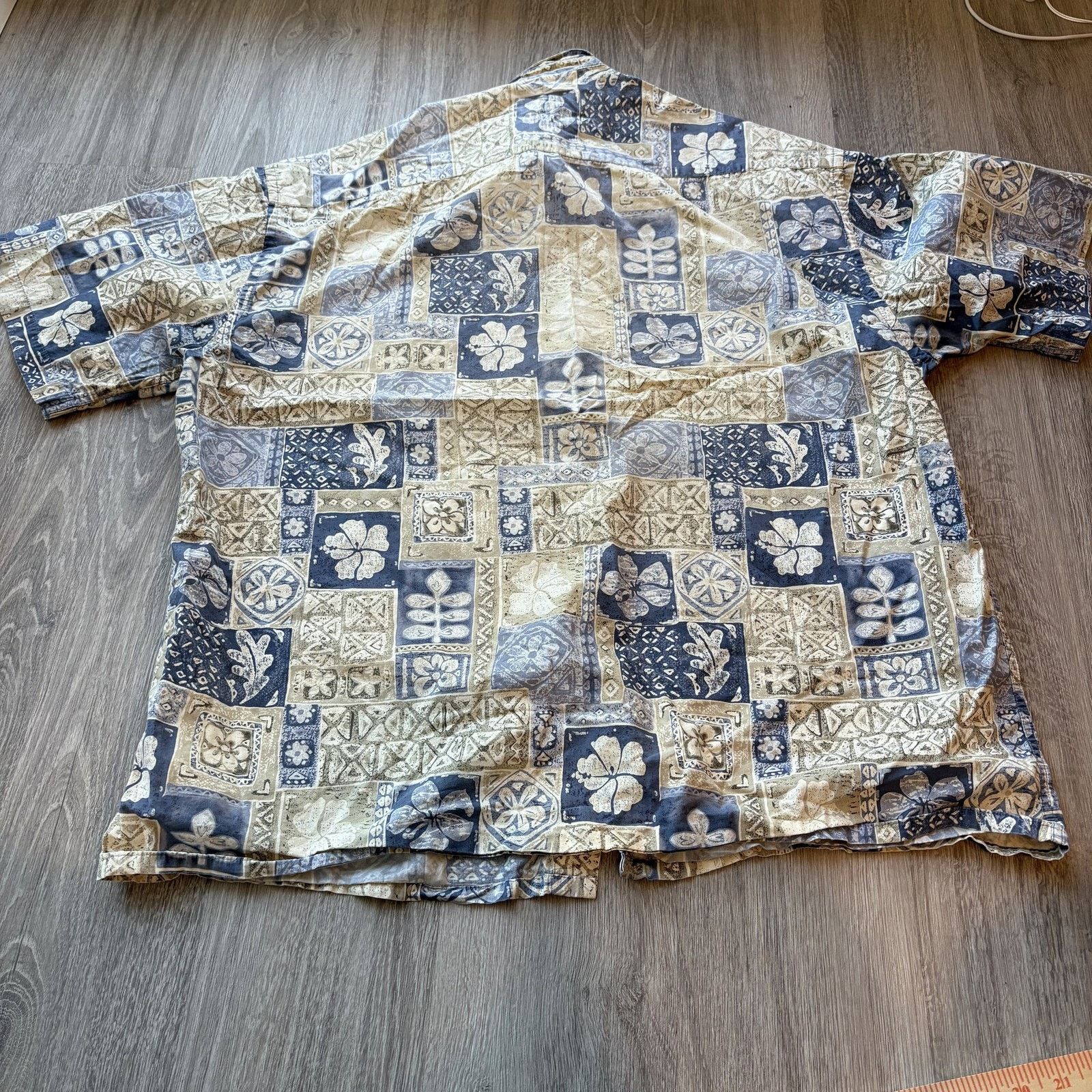 Other Cobra Golf Men's XL Hawaiian Shirt Blue Tan Floral Patchwork Size US XL / EU 56 / 4 - 6 Thumbnail