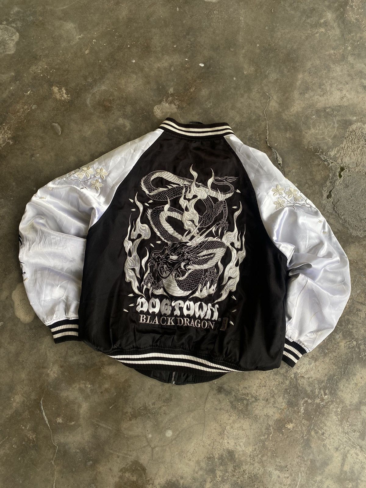 Dogtown Sukajan by DogTown Skateboard Size US L / EU 52-54 / 3 - 2 Thumbnail
