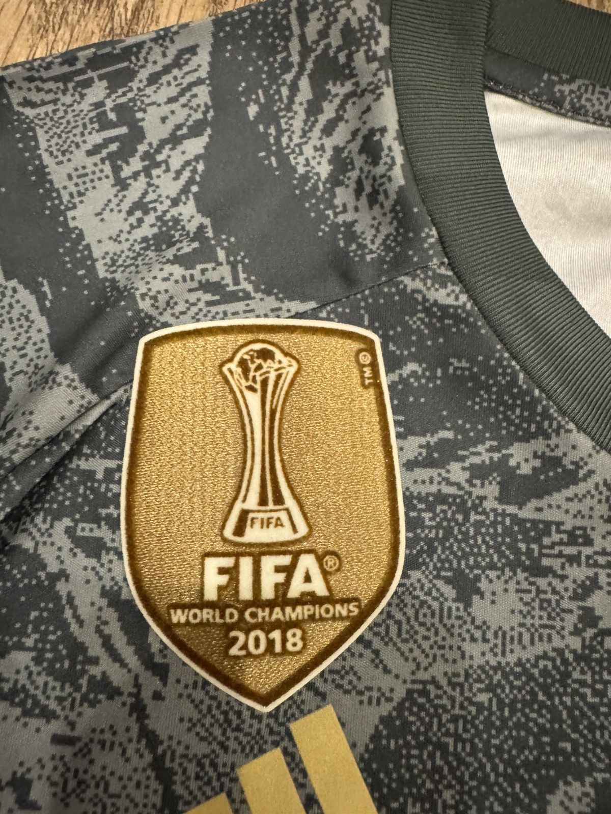 Adidas REAL MADRID ADIDAS 2019-2020 #25 FOOTBALL JERSEY SZ 8 DW4430 Size US XL / EU 56 / 4 - 9 Thumbnail