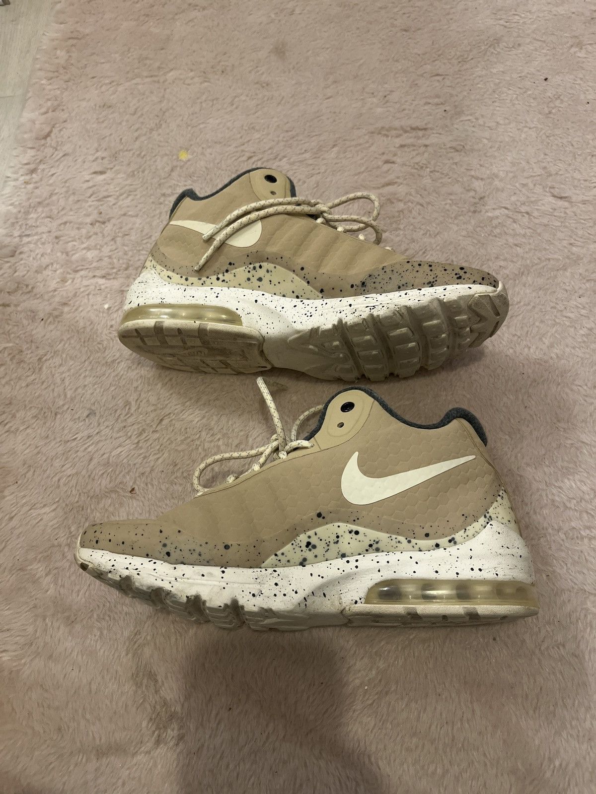 Nike Beige Nike shoes with black speckles on the bottom Size US 6.5 / IT 36.5 - 1 Thumbnail