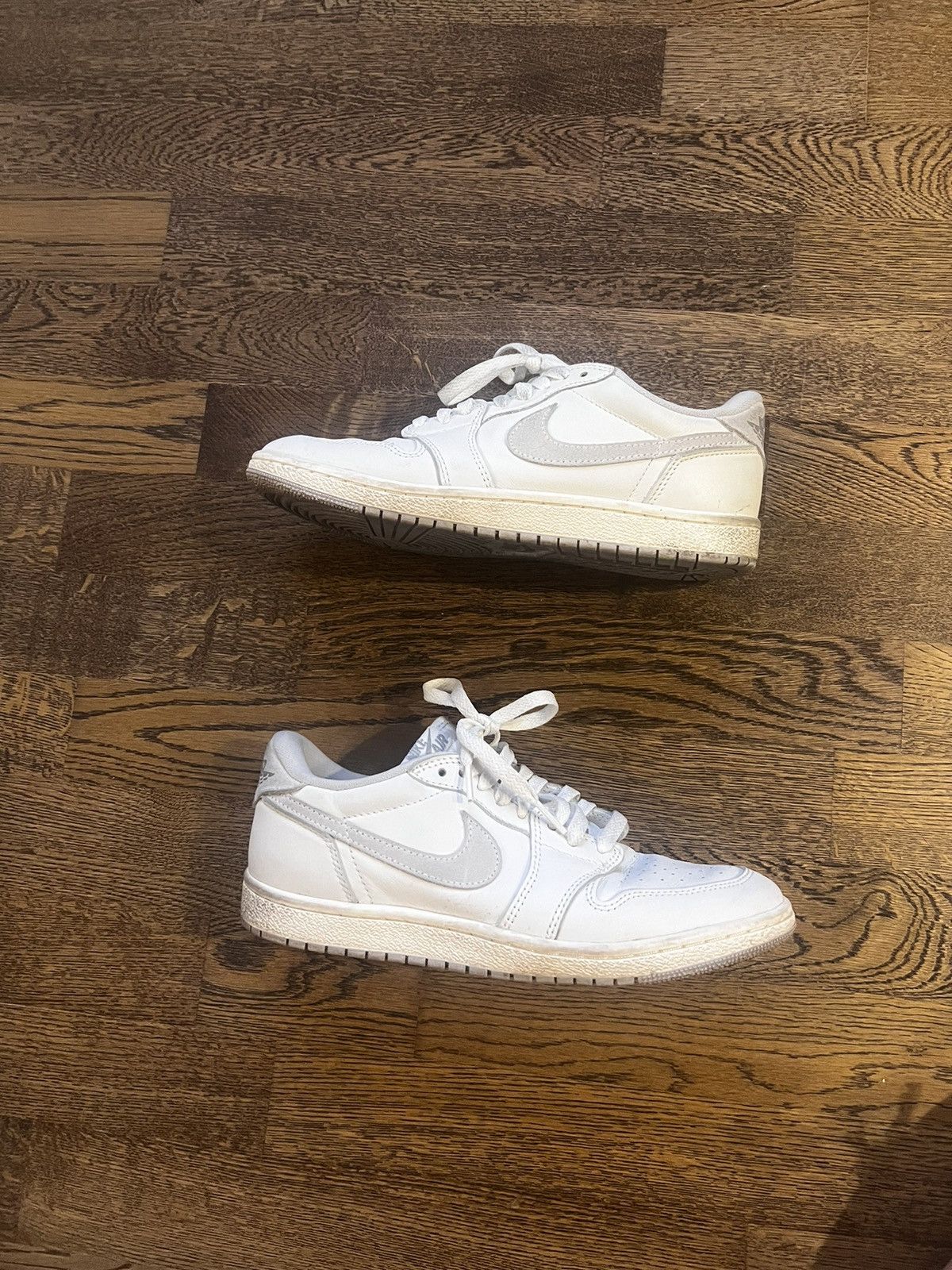 Jordan Brand × Nike Air Jordan 1 Low Size US 8 / EU 41 - 2 Thumbnail