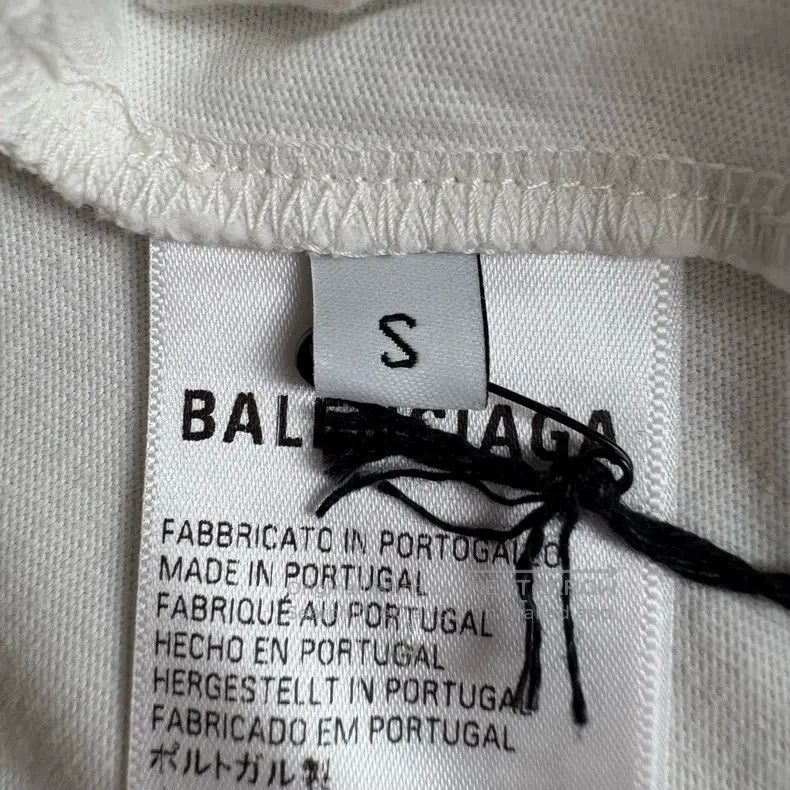 Balenciaga Balenciaga Distressed Diamond Washed T-Shirt Size US S / EU 44-46 / 1 - 5 Thumbnail